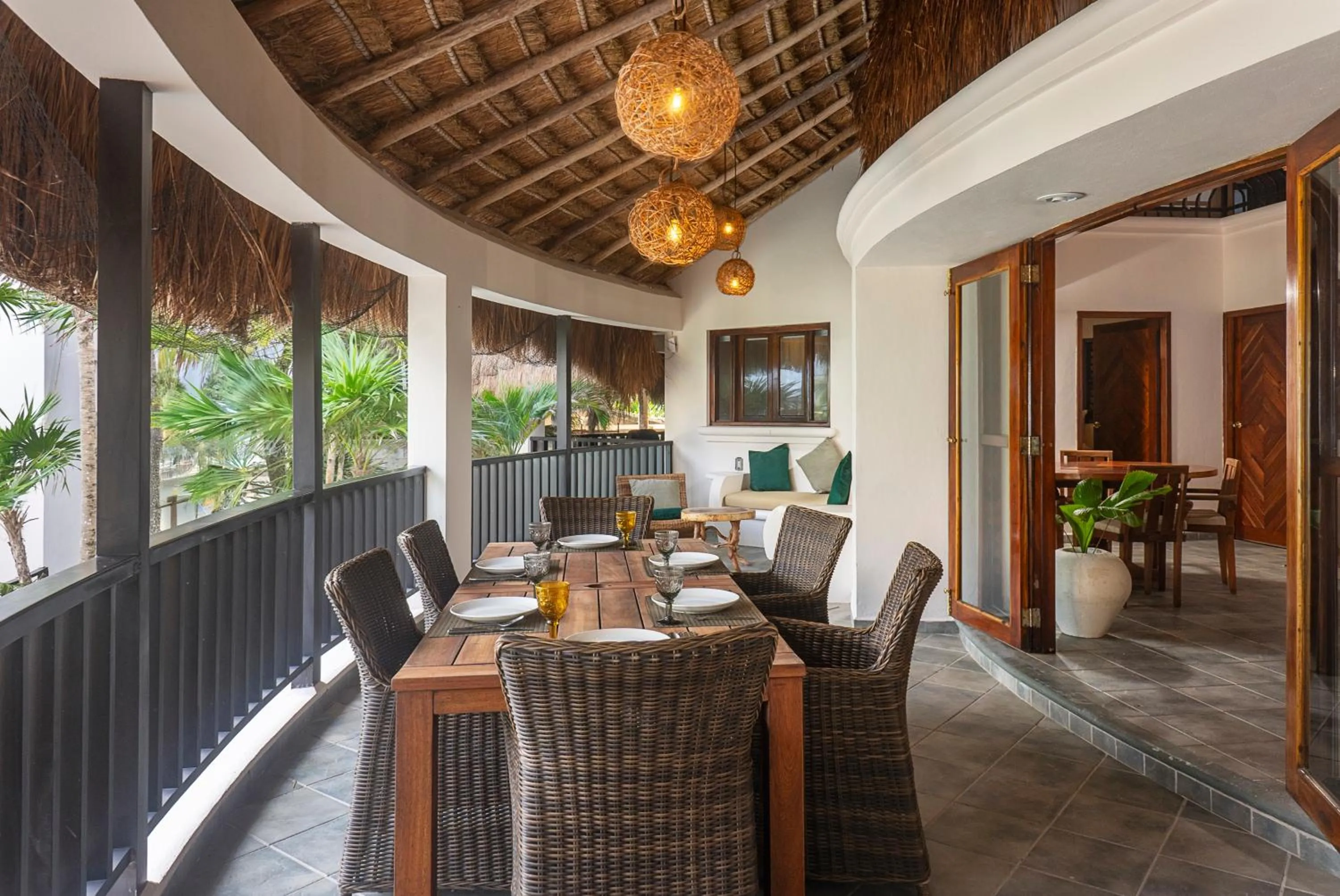 Dining area in Mantaray Tulum
