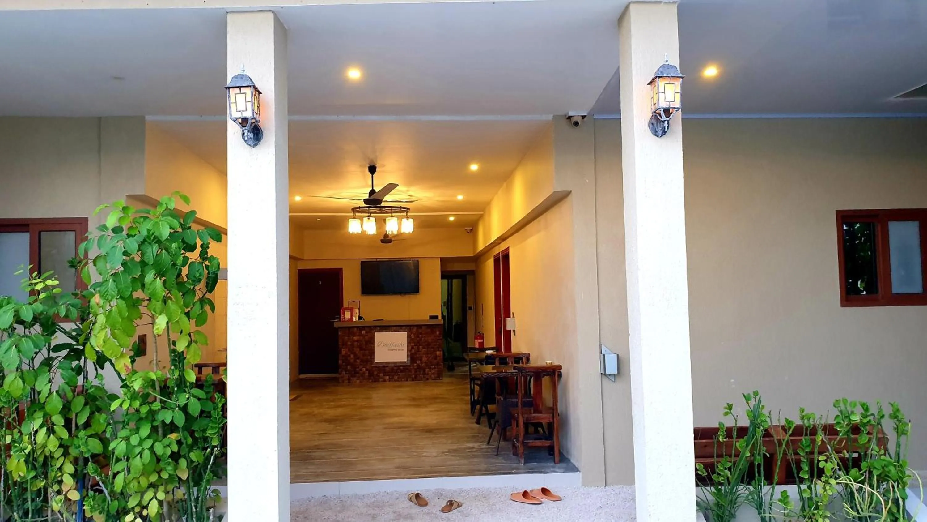 Seating area in Dhiffushi Tourist Hotel