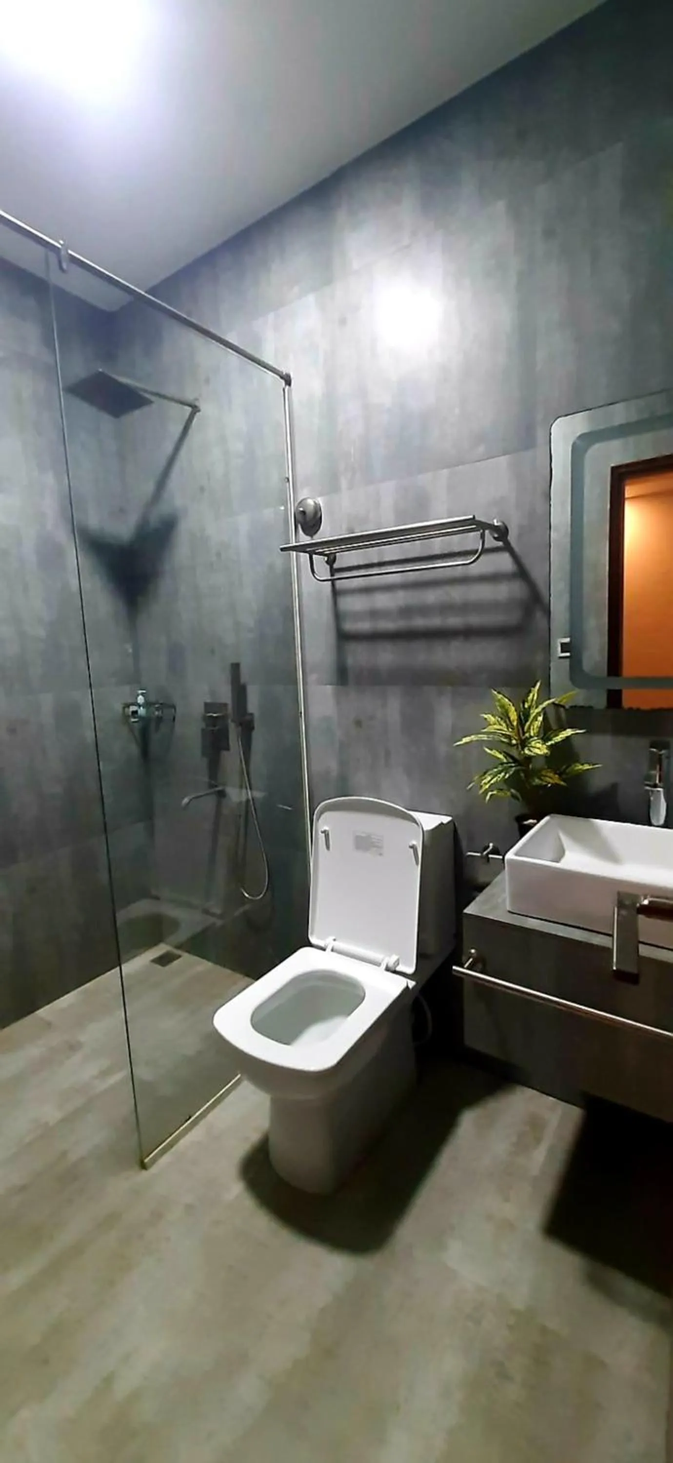 Toilet in Dhiffushi Tourist Hotel