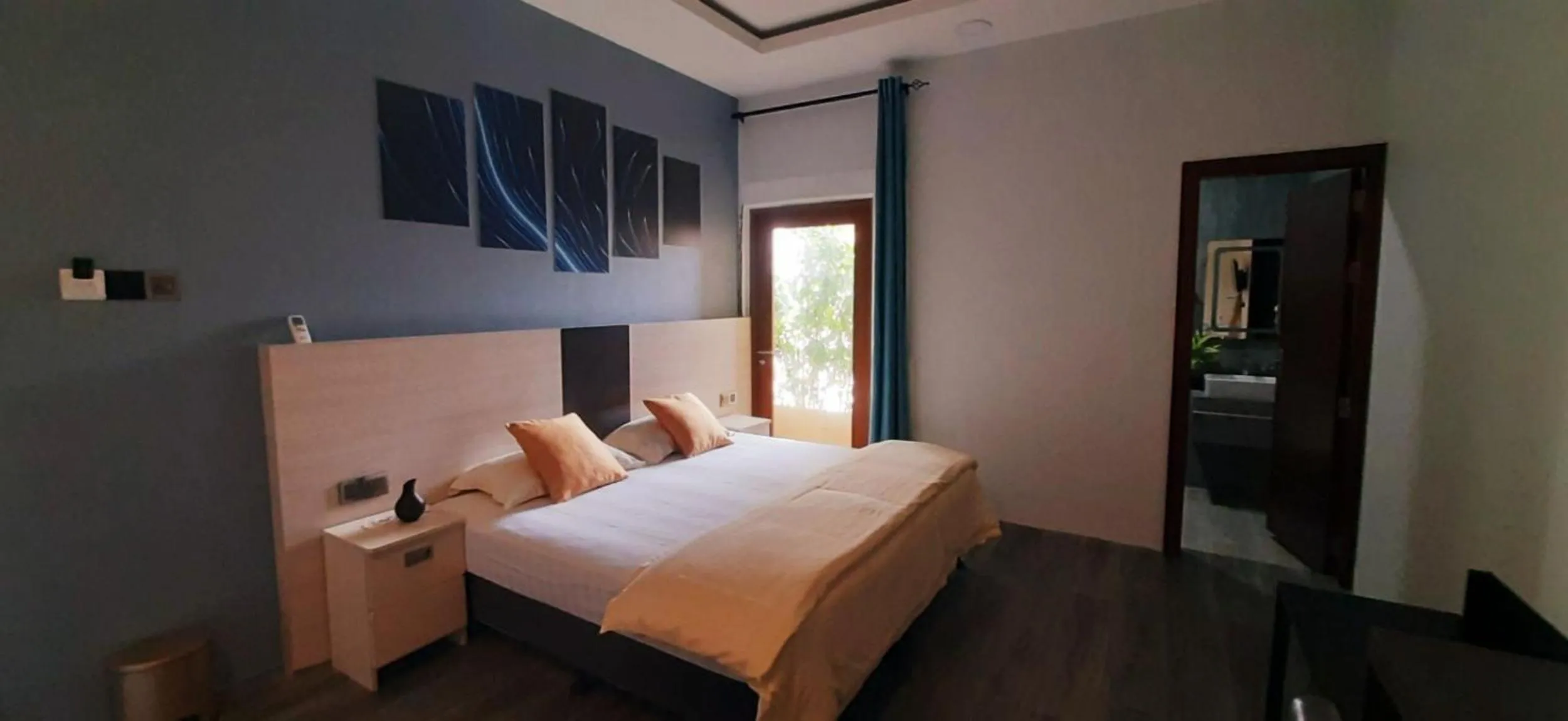 Bed in Dhiffushi Tourist Hotel