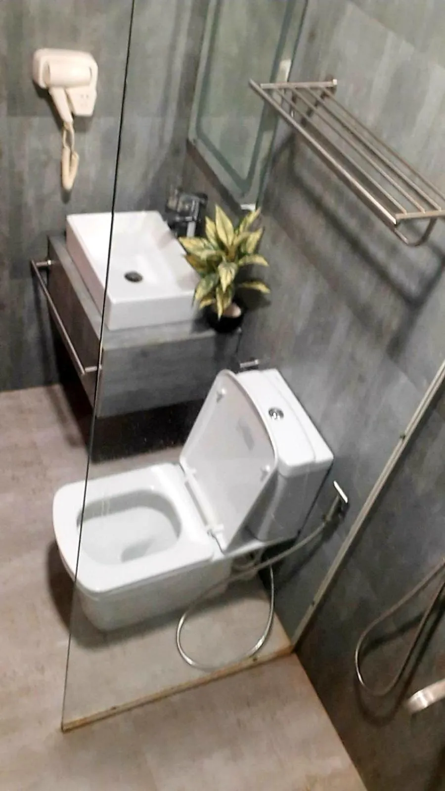 Toilet in Dhiffushi Tourist Hotel