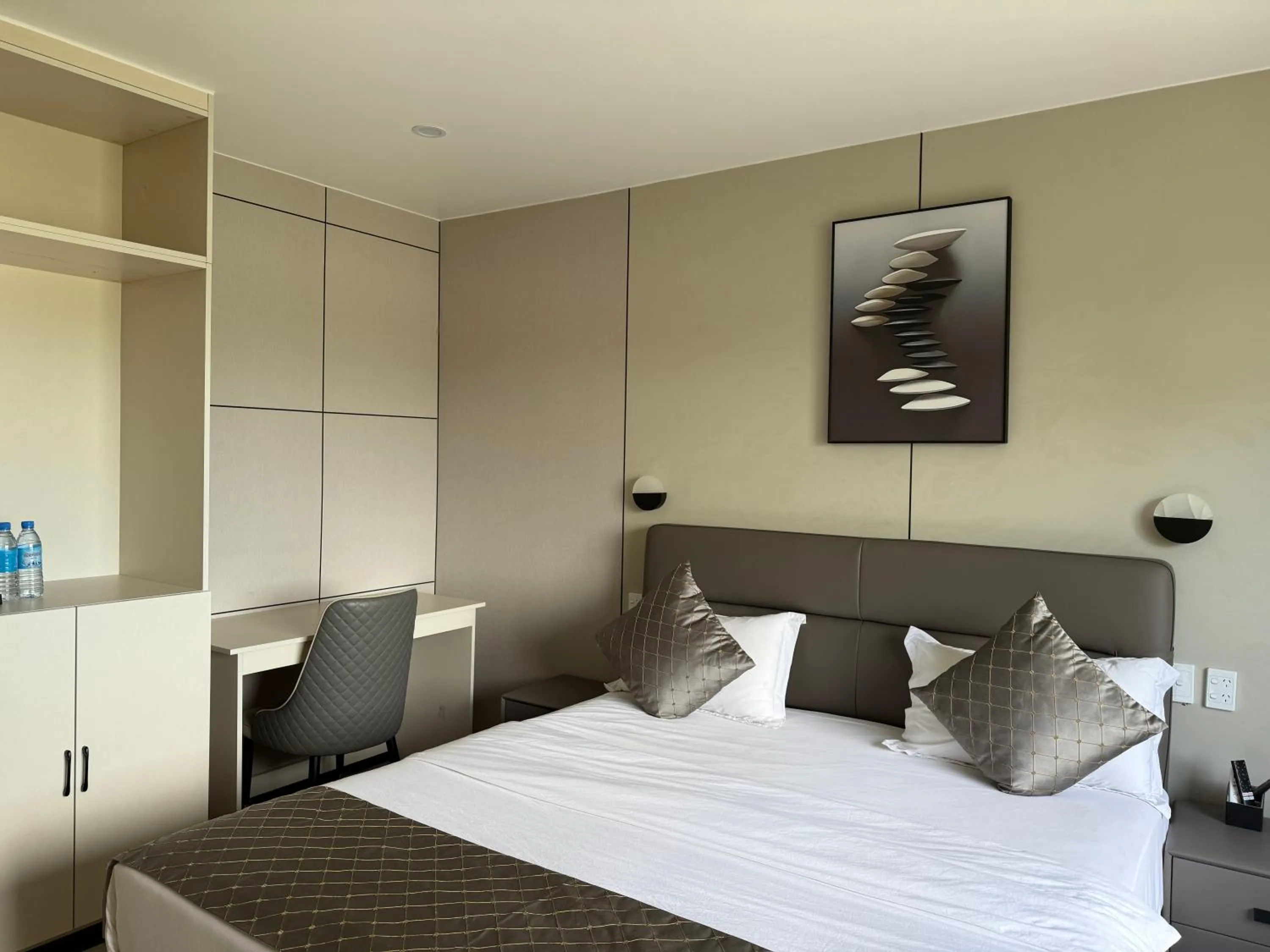 Bed in Taufusi Hotel