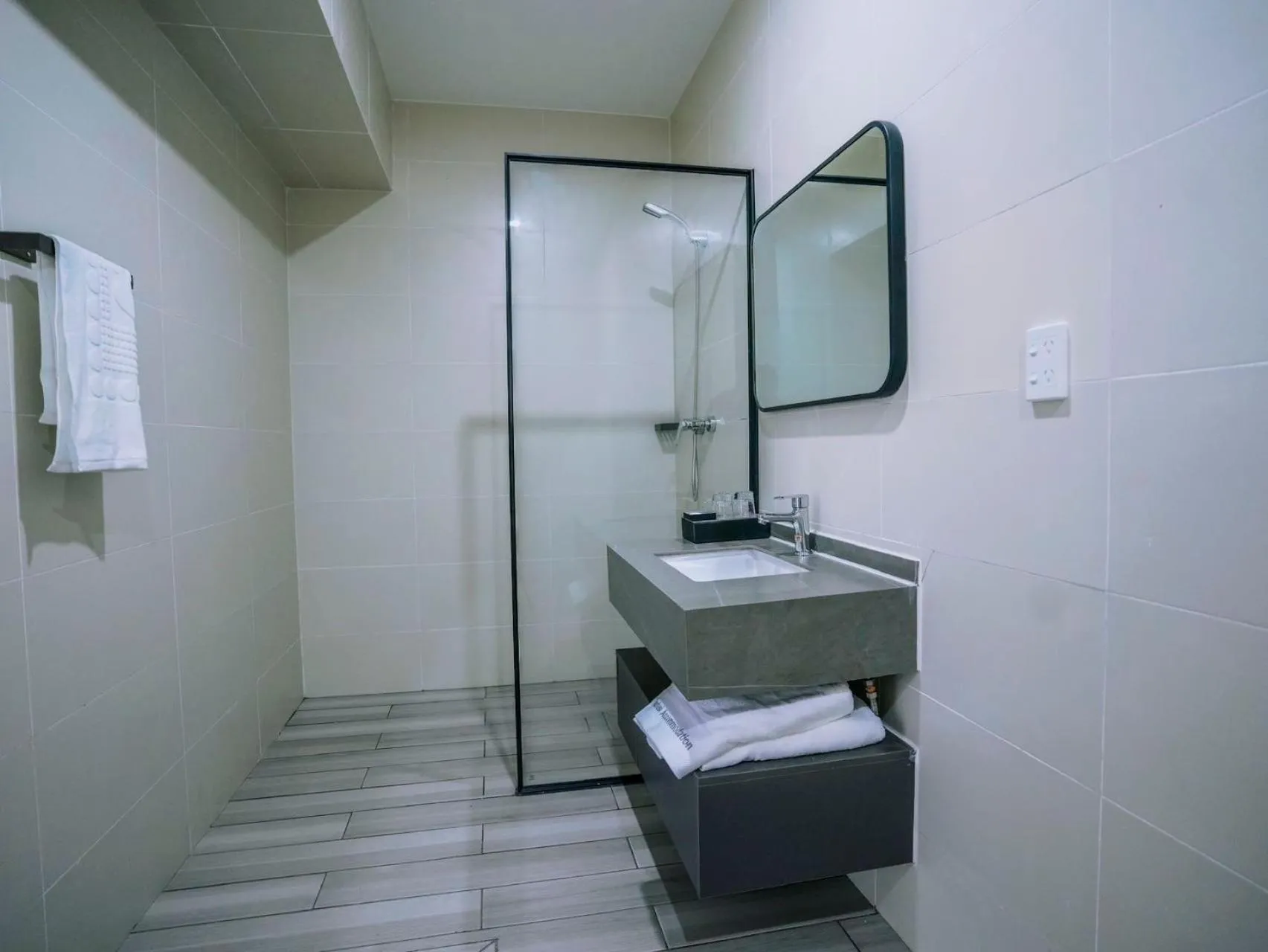 Shower in Taufusi Hotel