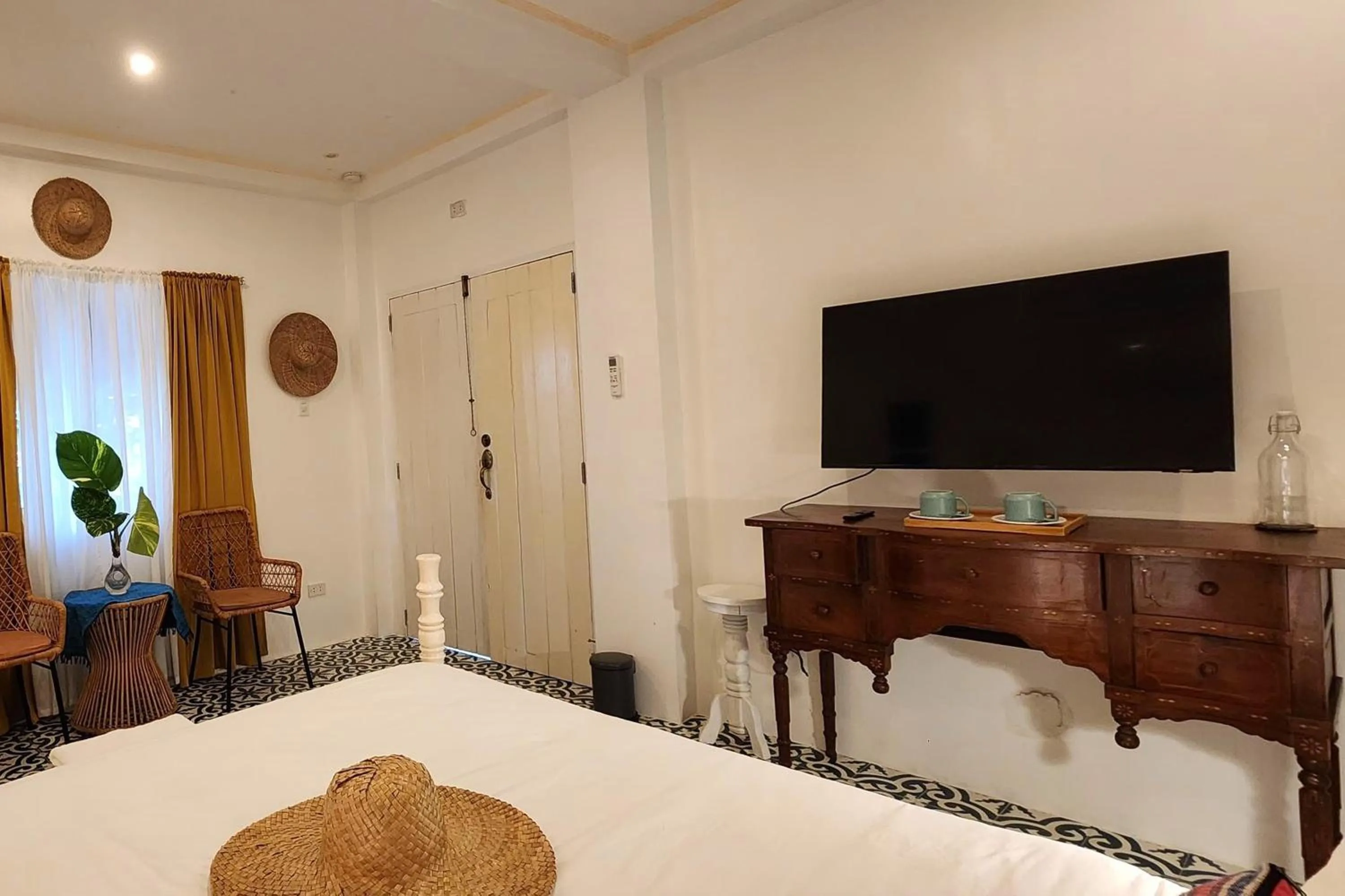 TV and multimedia, Bed in Sirom Beach House