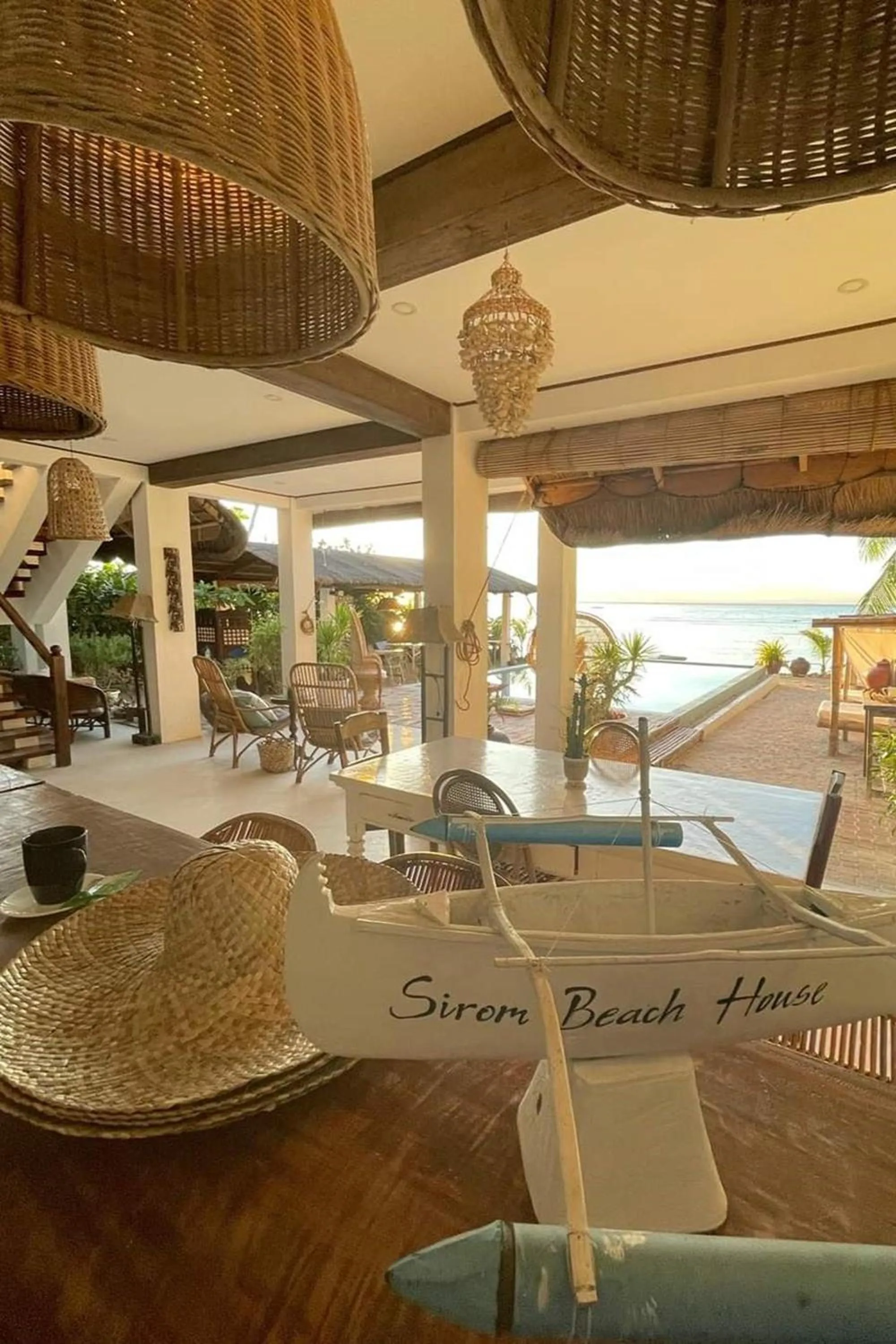 Restaurant/places to eat in Sirom Beach House