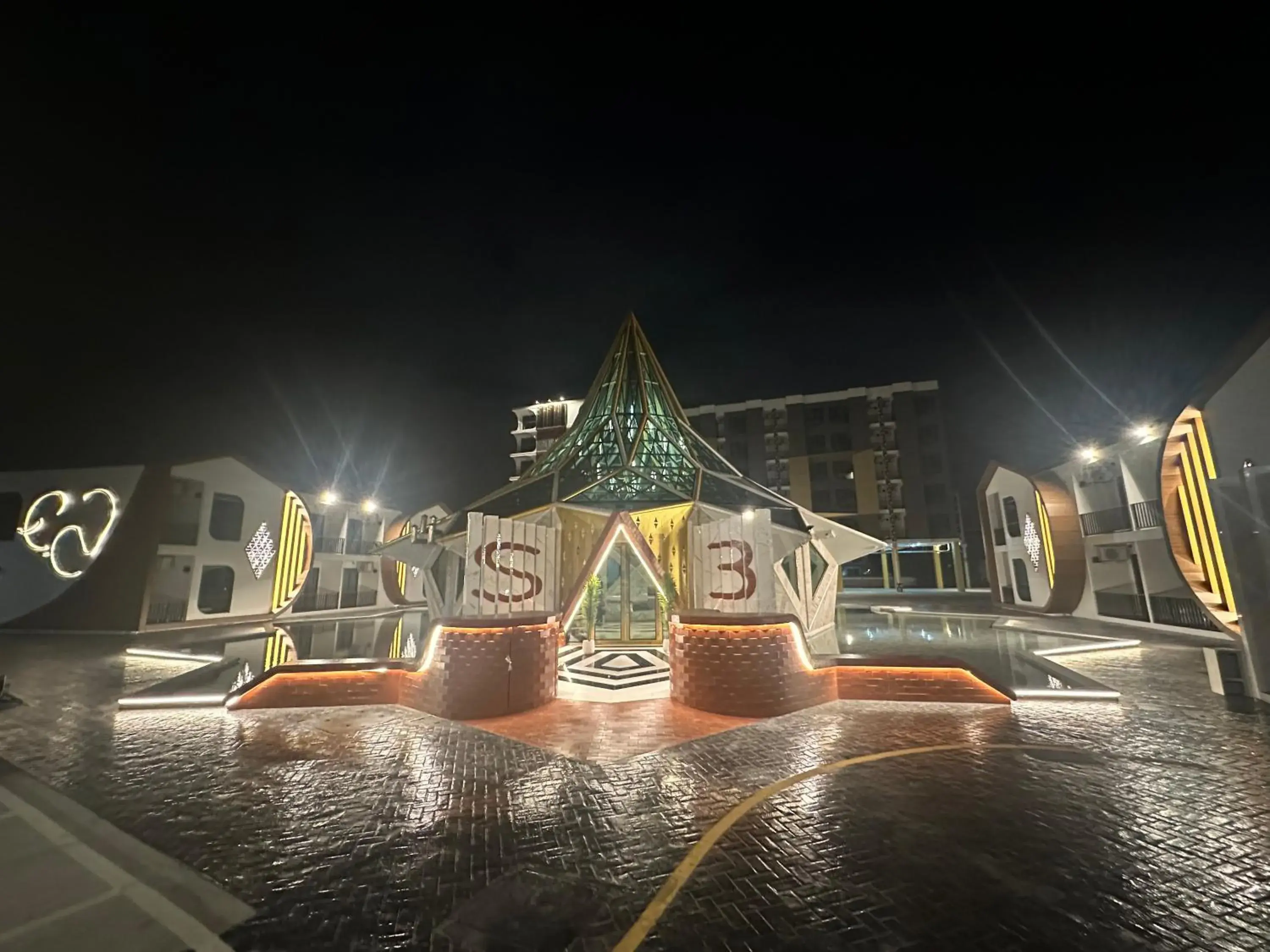 Property building in S3 Ayutthaya Hotel Property building in S3 Ayutthaya Hotel