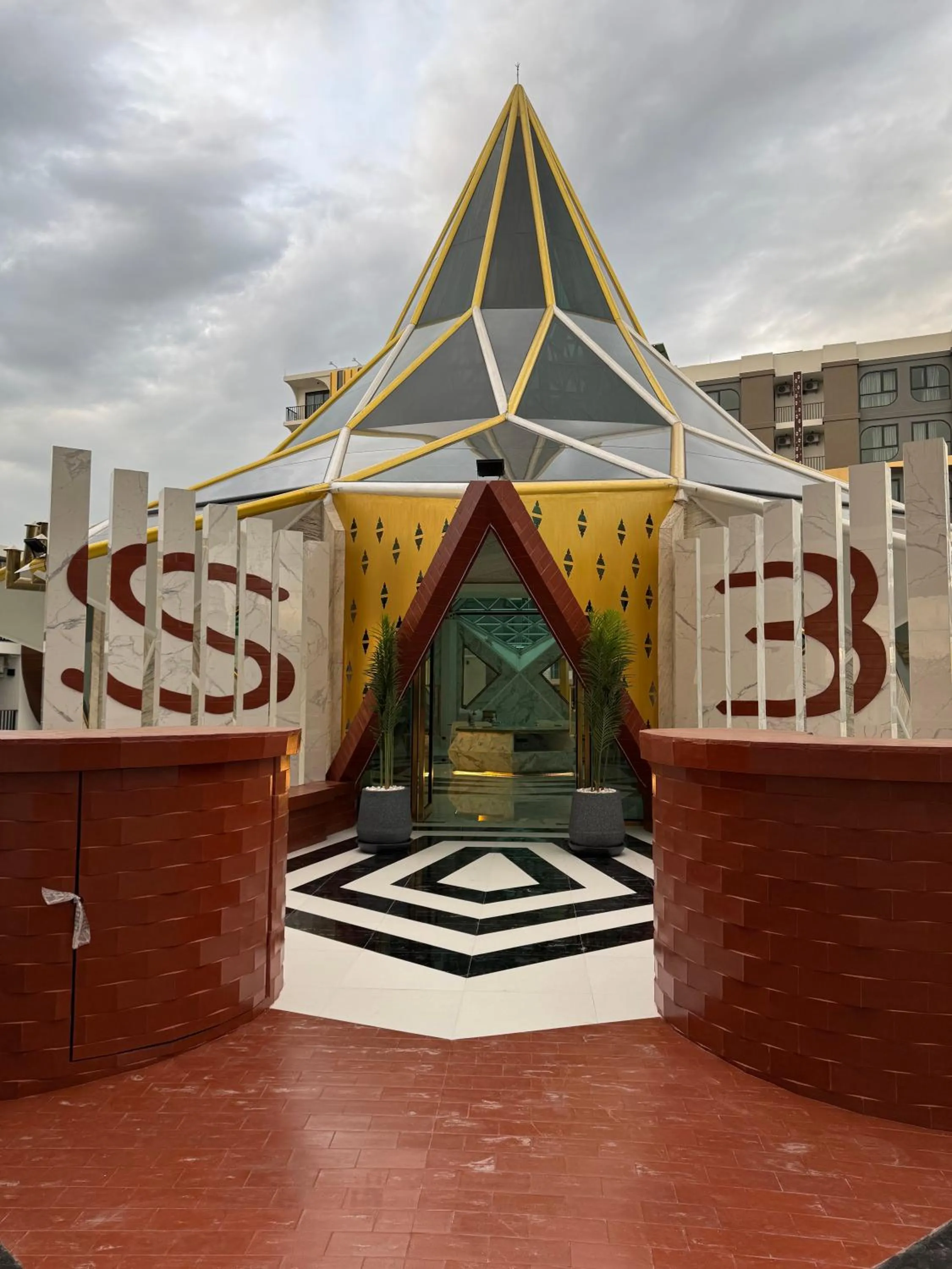 Restaurant/places to eat in S3 Ayutthaya Hotel