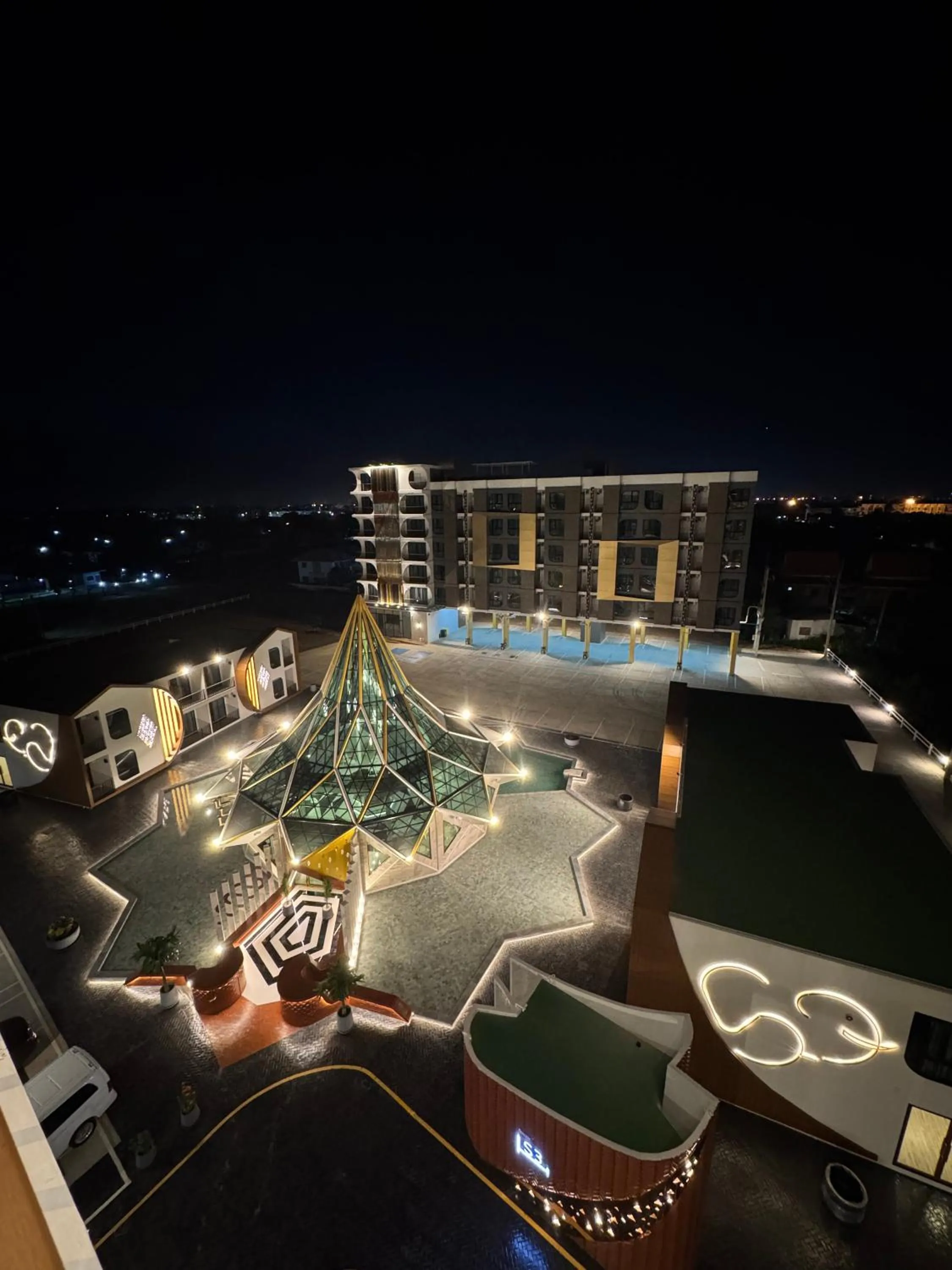 Night in S3 Ayutthaya Hotel