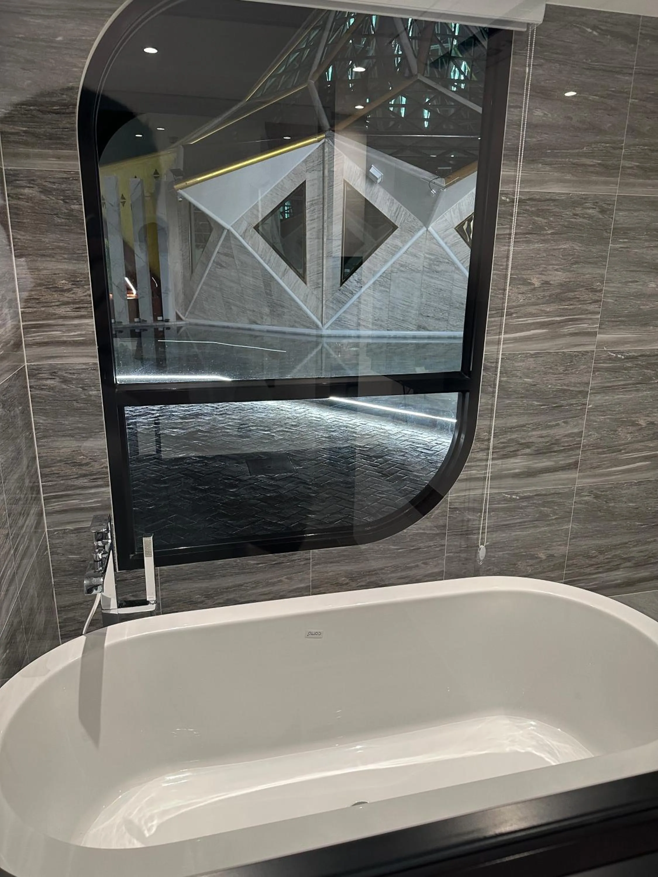 Shower in S3 Ayutthaya Hotel