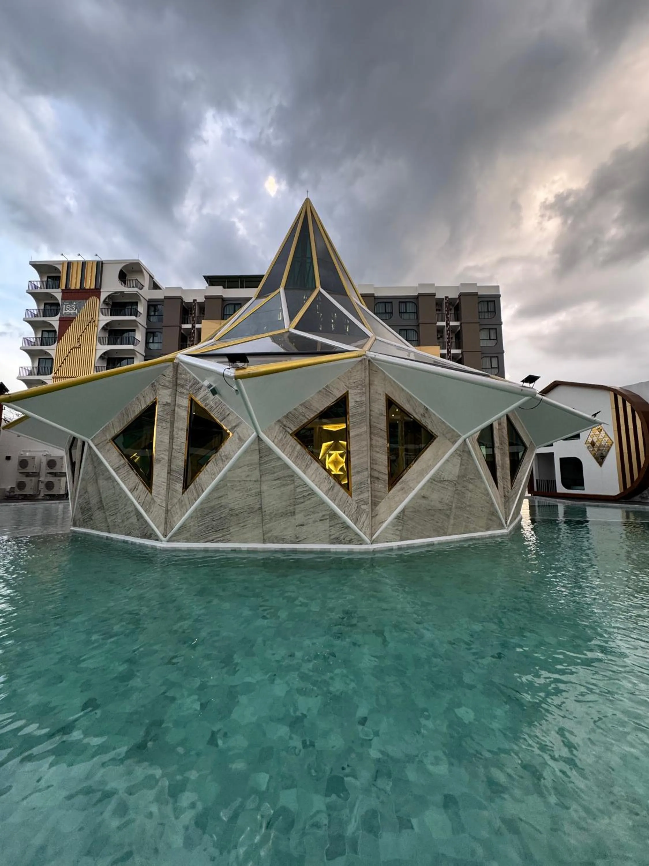 Day in S3 Ayutthaya Hotel