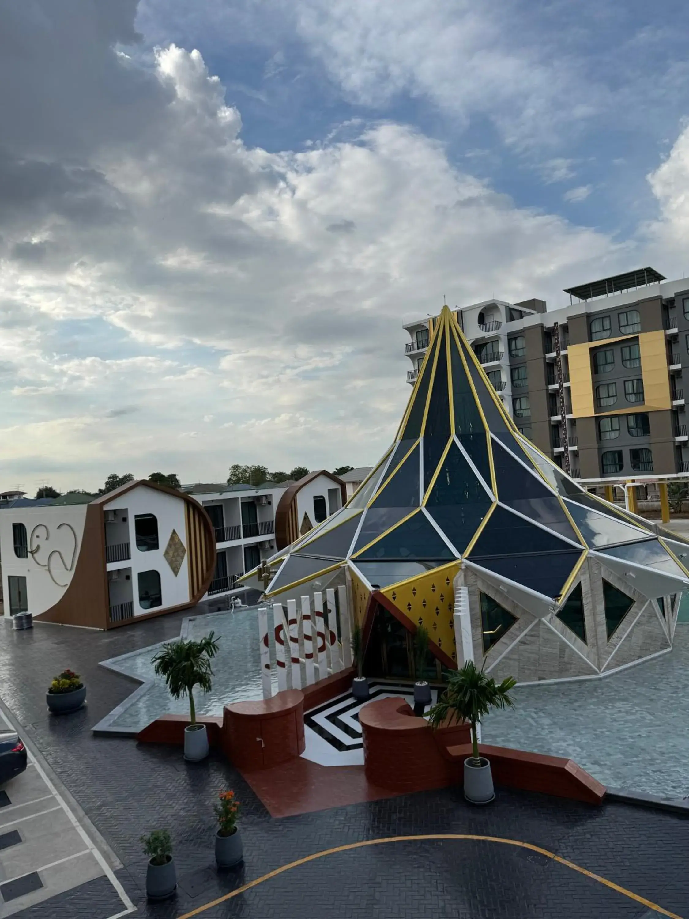 Property building in S3 Ayutthaya Hotel Property building in S3 Ayutthaya Hotel