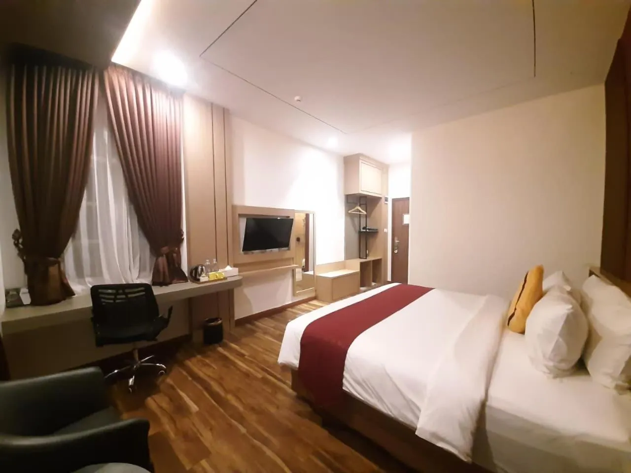 TV and multimedia, Bed in Parkside Meuligoe Hotel