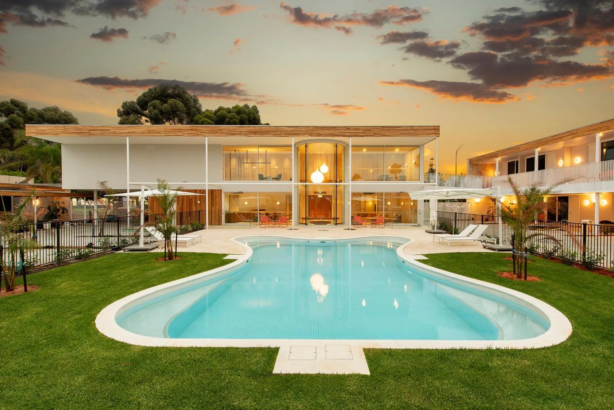 Swimming pool in Kar-Rama Hotel