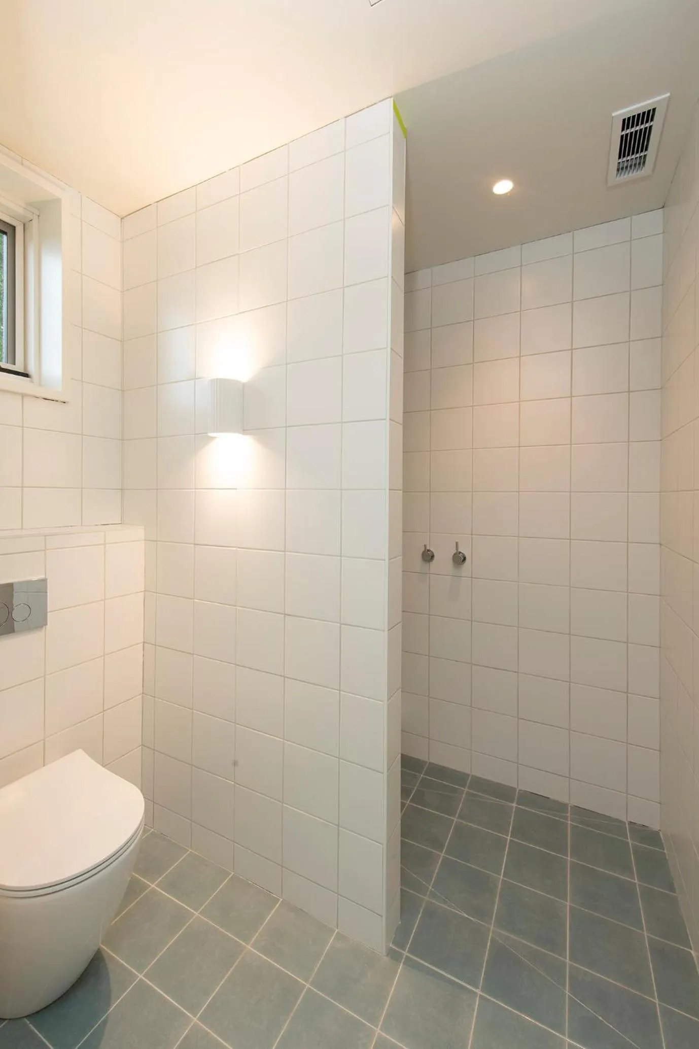 Bathroom in Kar-Rama Hotel