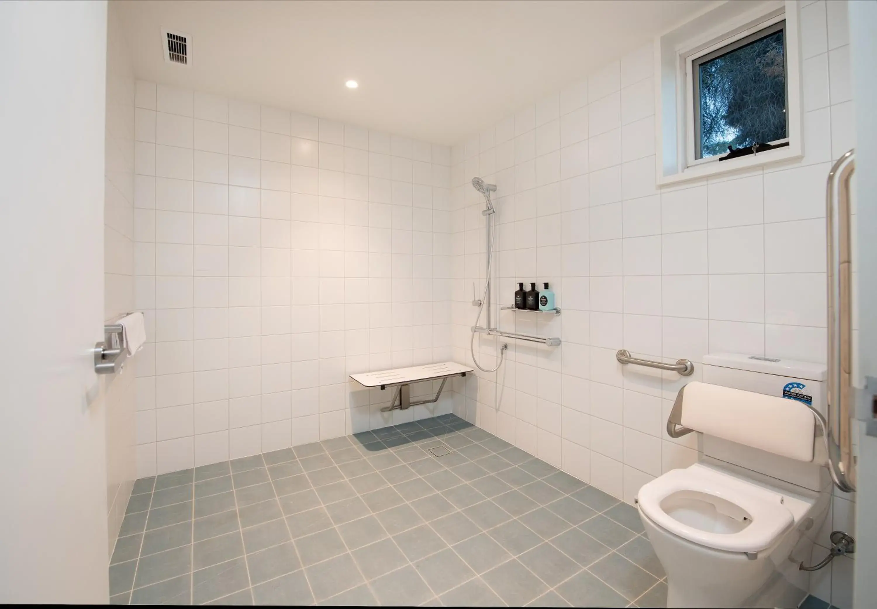 Executive King Access Roomwith Free Parking, Wifi, Welcome Drink, Mini-bar in Kar-Rama Hotel Executive King Access Roomwith Free Parking, Wifi, Welcome Drink, Mini-bar in Kar-Rama Hotel