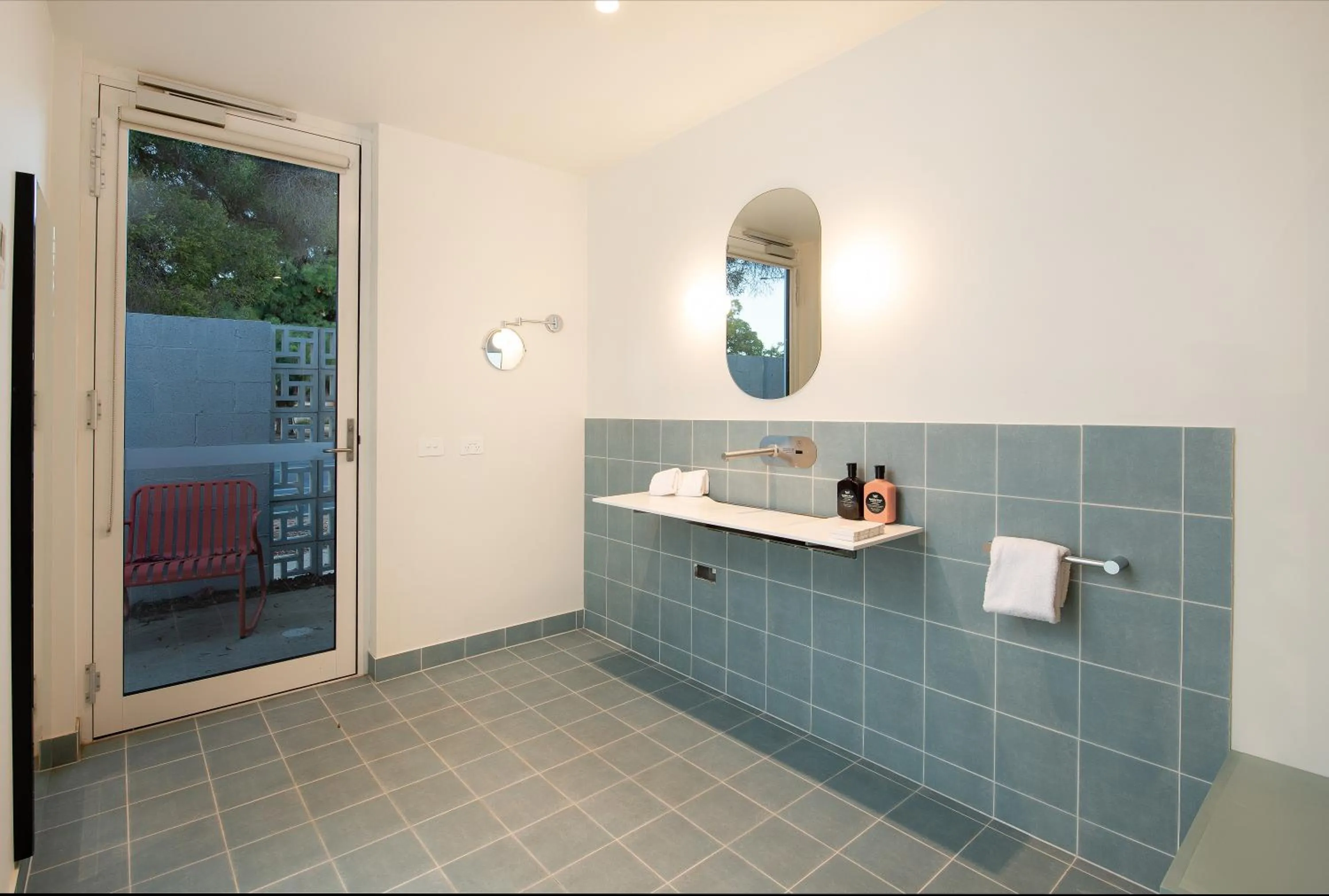 Bathroom in Kar-Rama Hotel