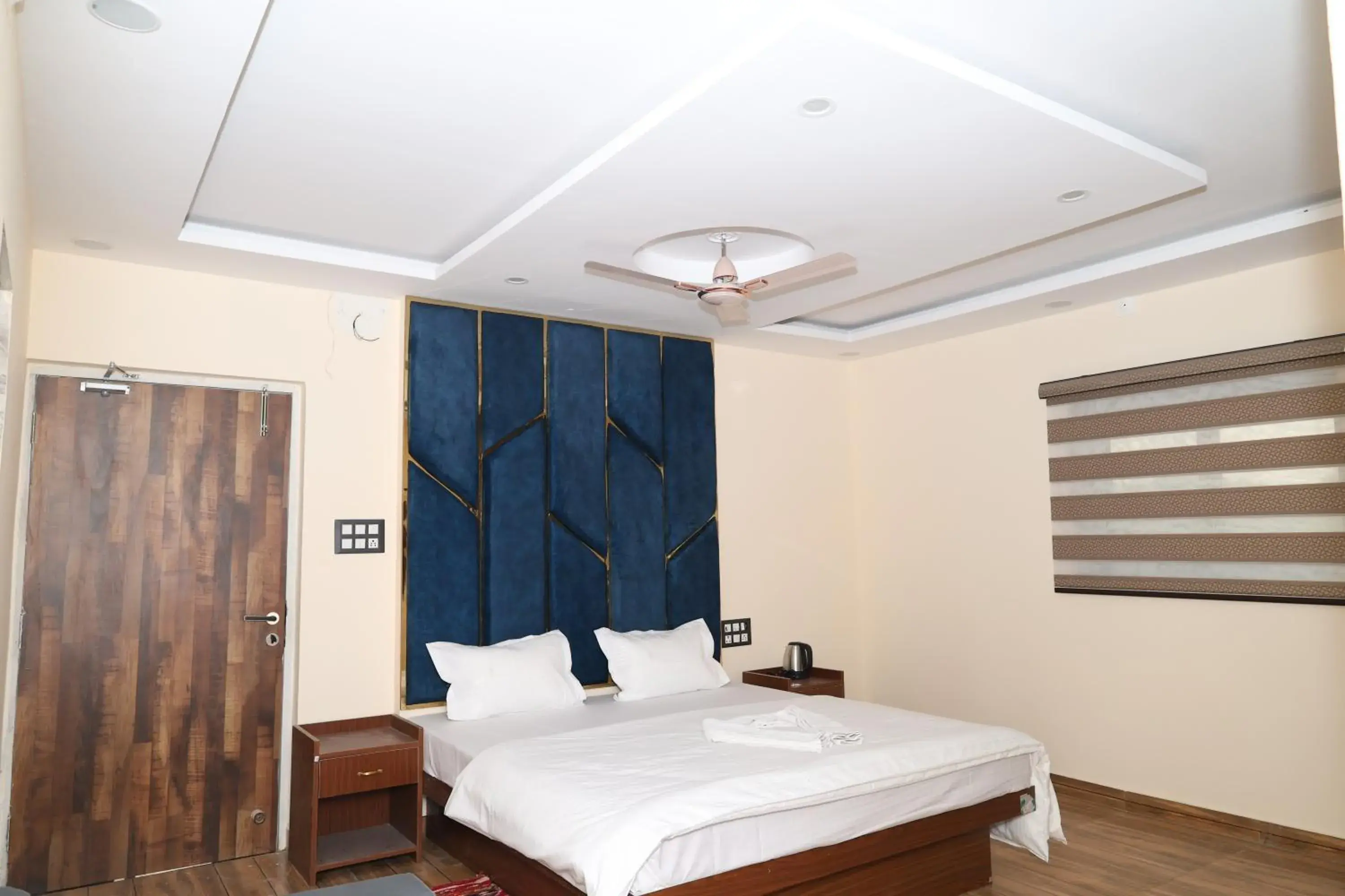 Hotel Siddhi Residency 200 meter from Aiims Hotel Siddhi Residency 200 meter from Aiims