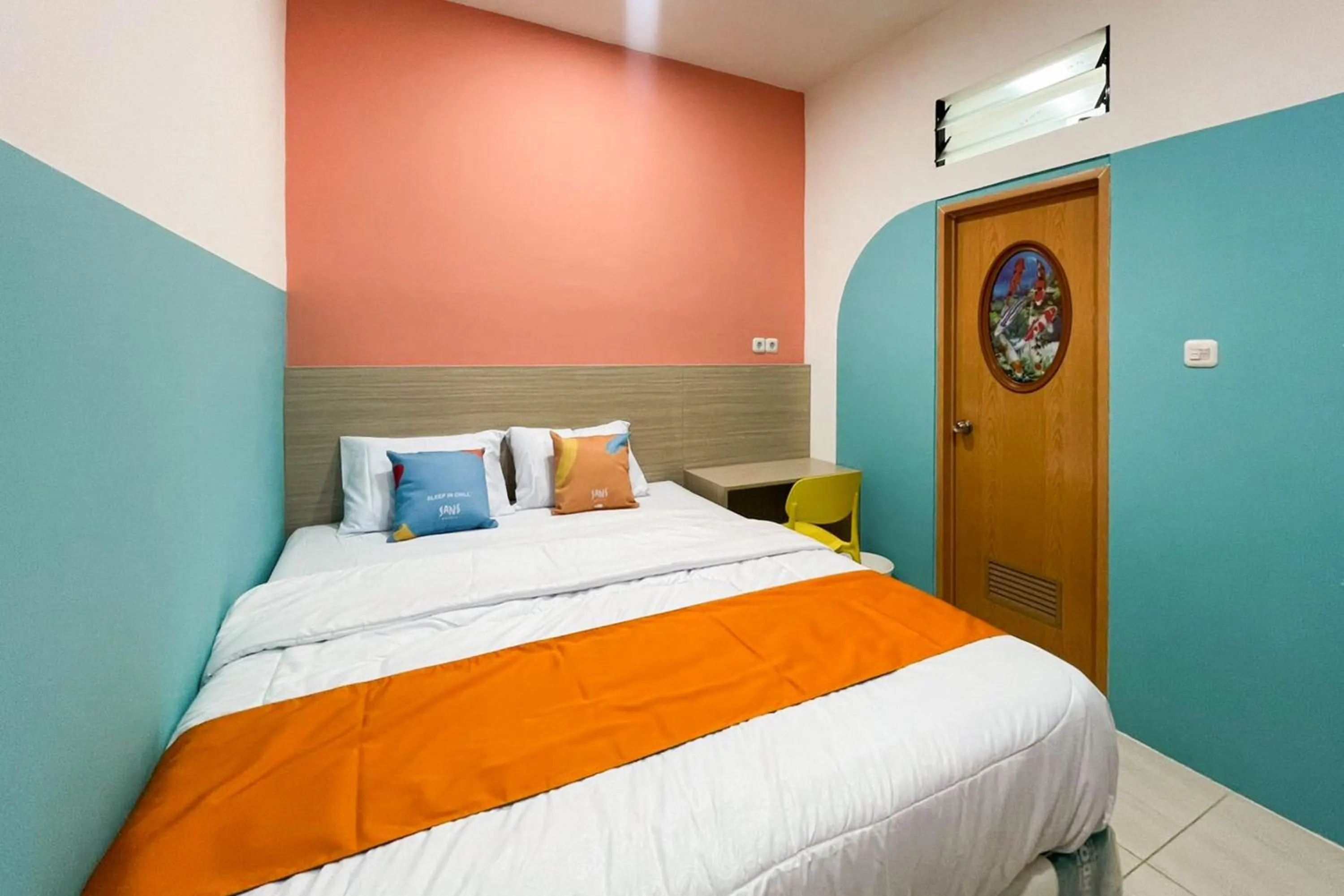 Bedroom, Bed in Sans Hotel Cengkareng