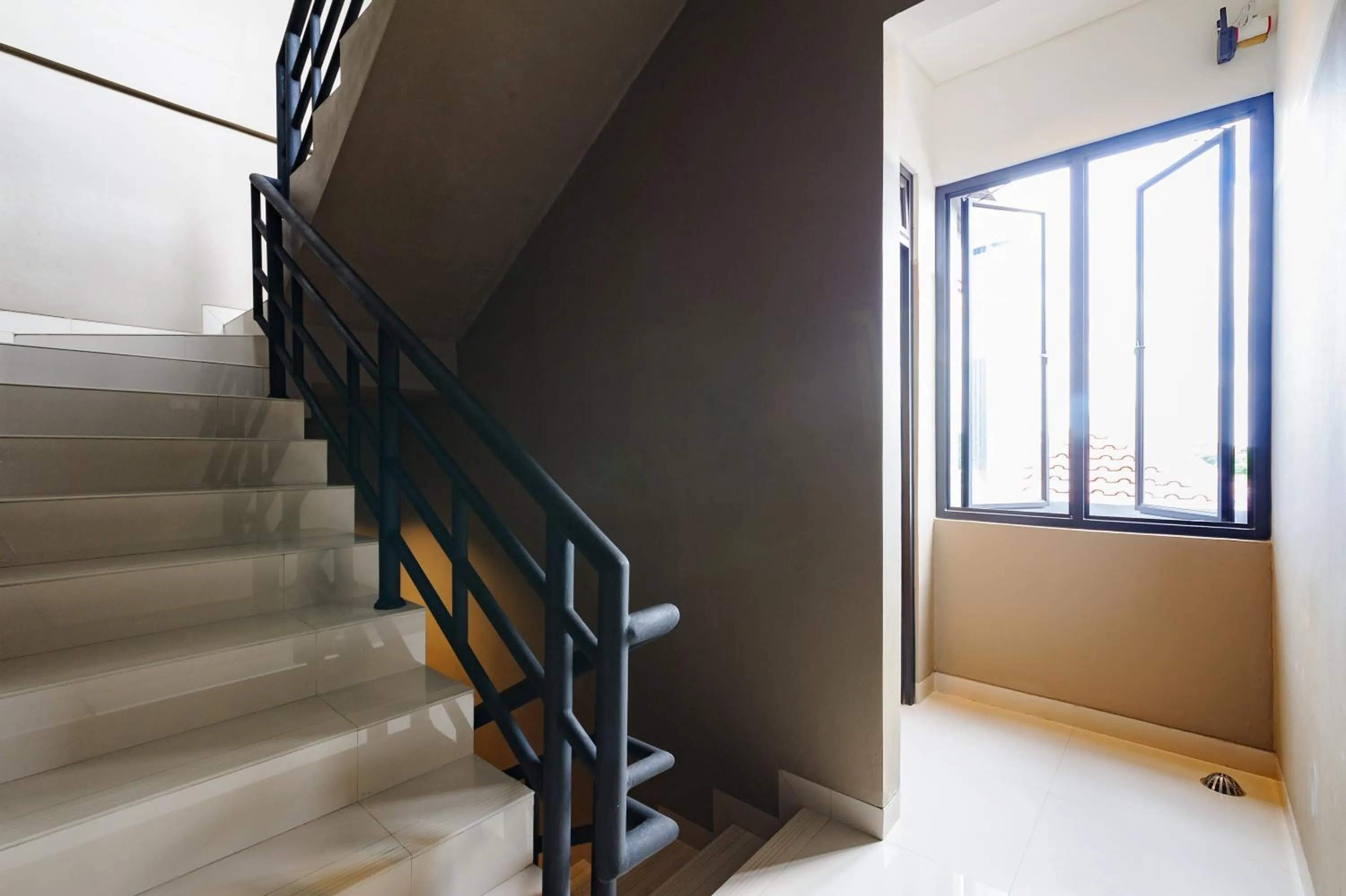 Property building in Urbanview Syariah Kost D33 Hutan Kota Srengseng