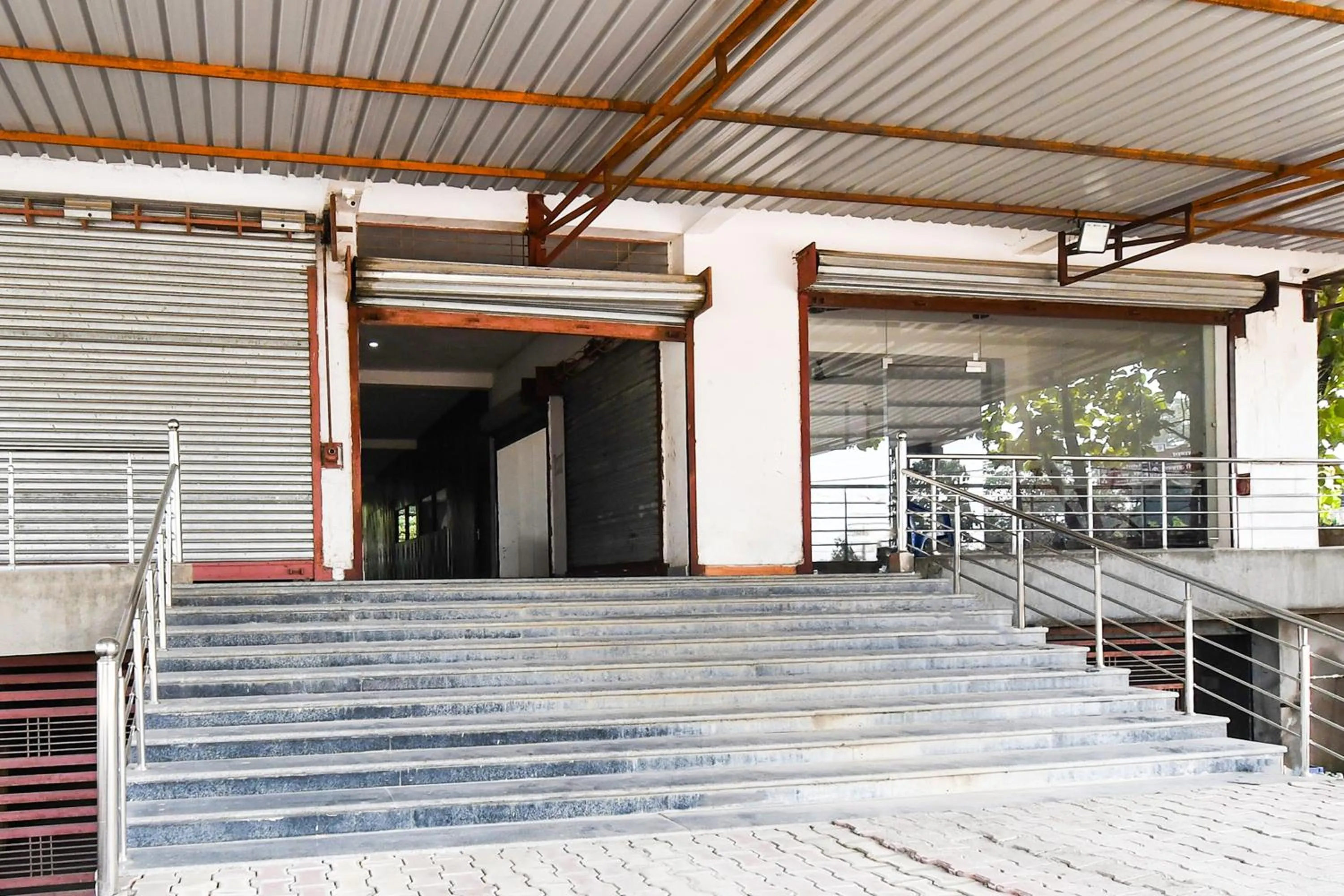 Facade/entrance in HOTEL O SHIVA RESIDENCY INN