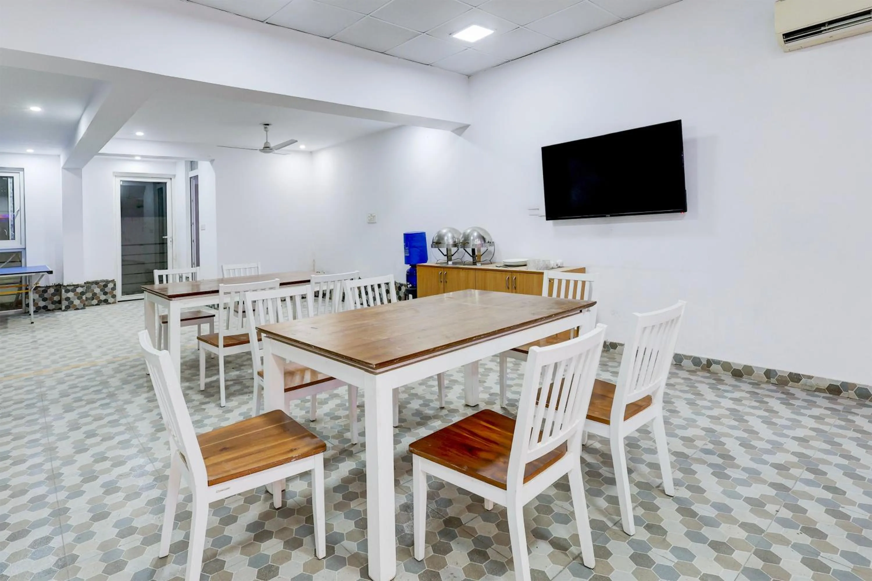 Restaurant/places to eat in Collection O Deep Residency