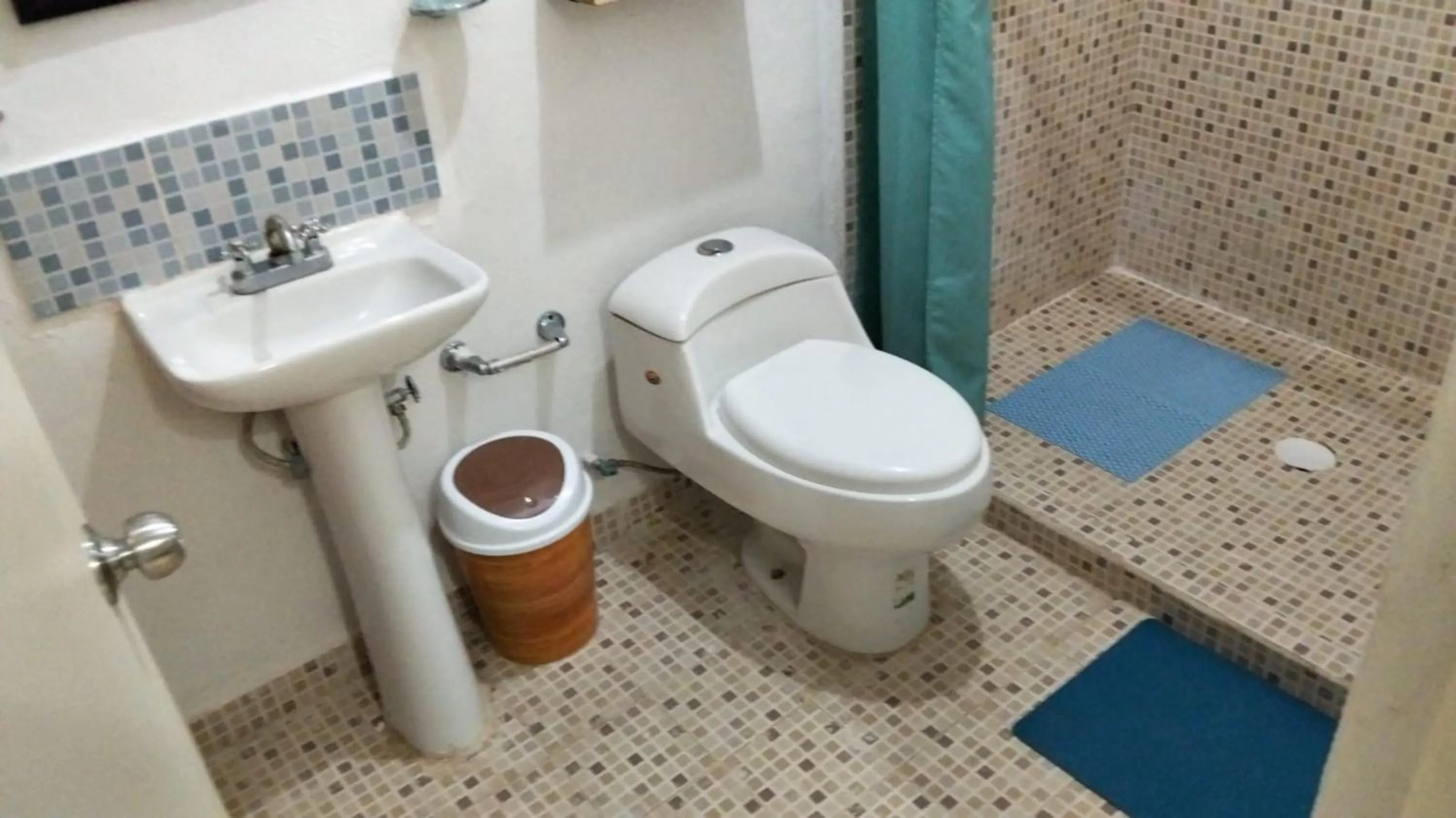 Shower in BACALAR INN Hotel