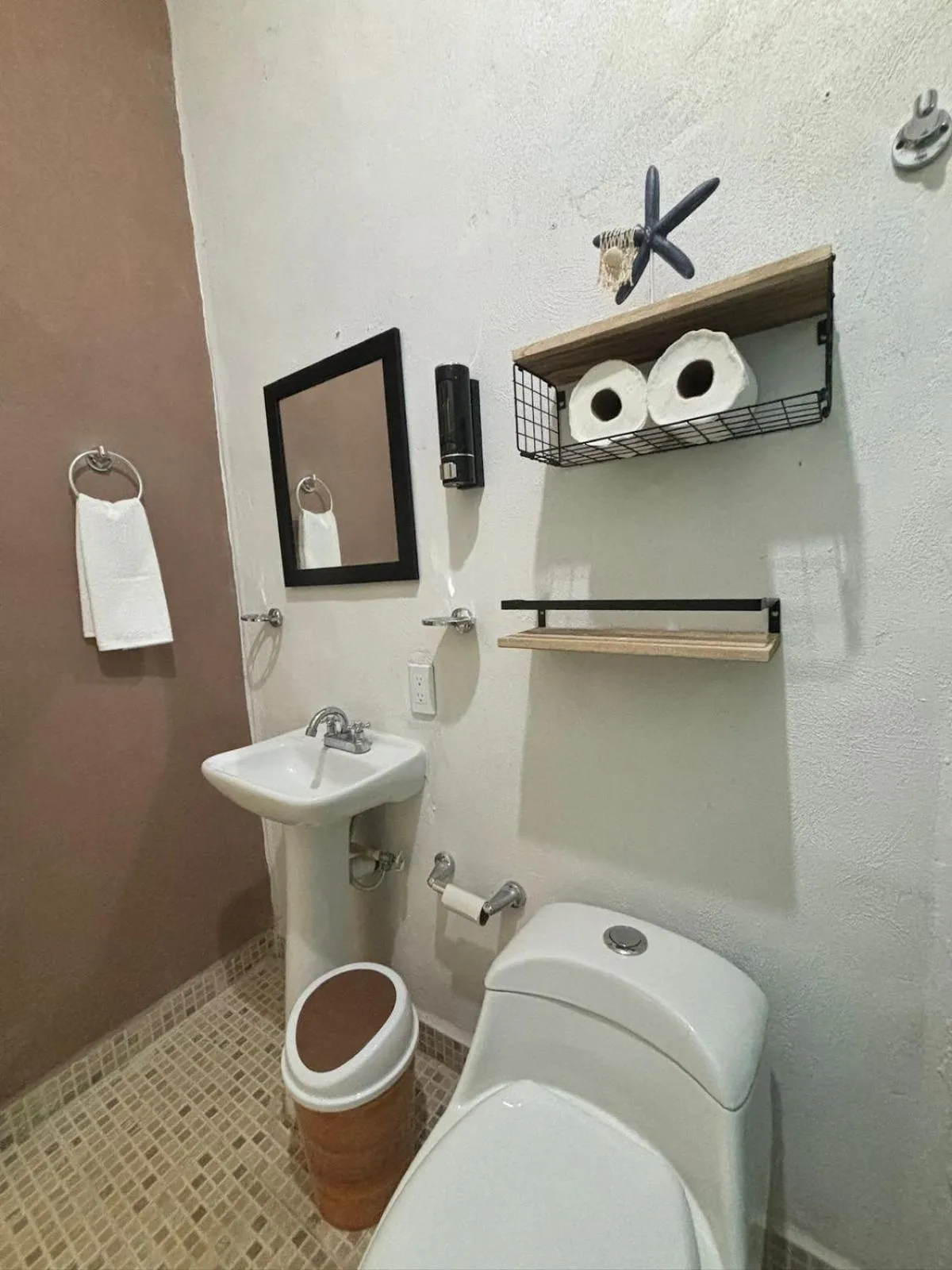 Toilet in BACALAR INN Hotel