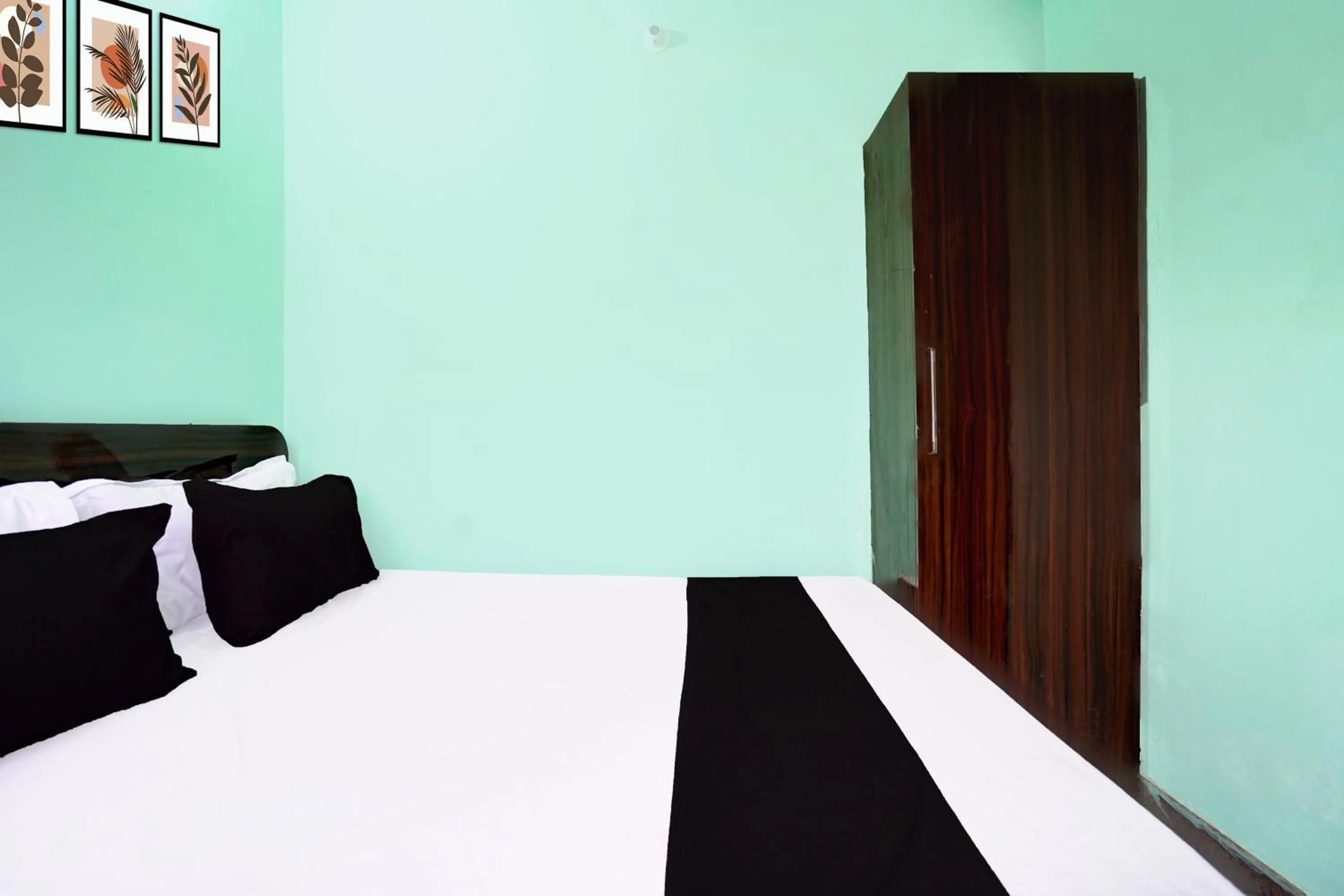 Bedroom, Bed in Super Hotel O Bhagwanpur Chowk Muzaffarpur