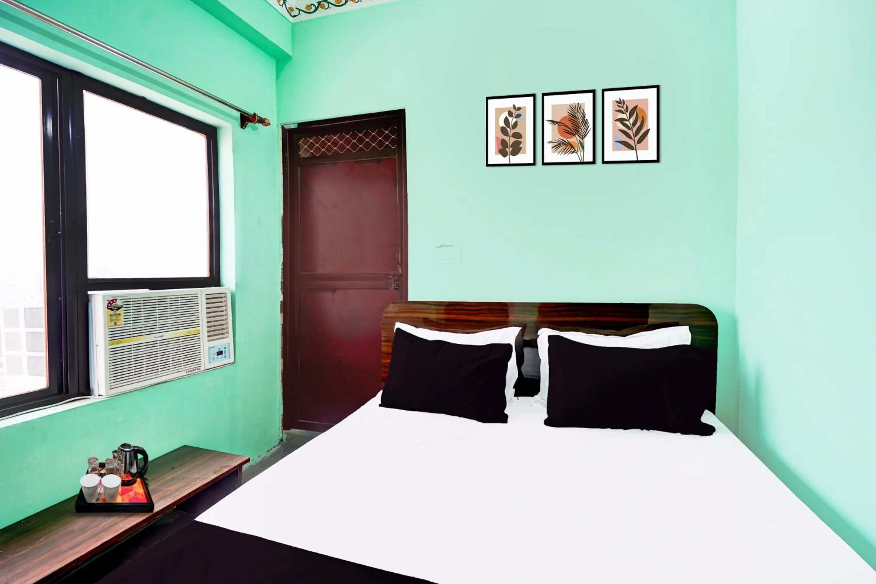 Bedroom, Bed in Super Hotel O Bhagwanpur Chowk Muzaffarpur