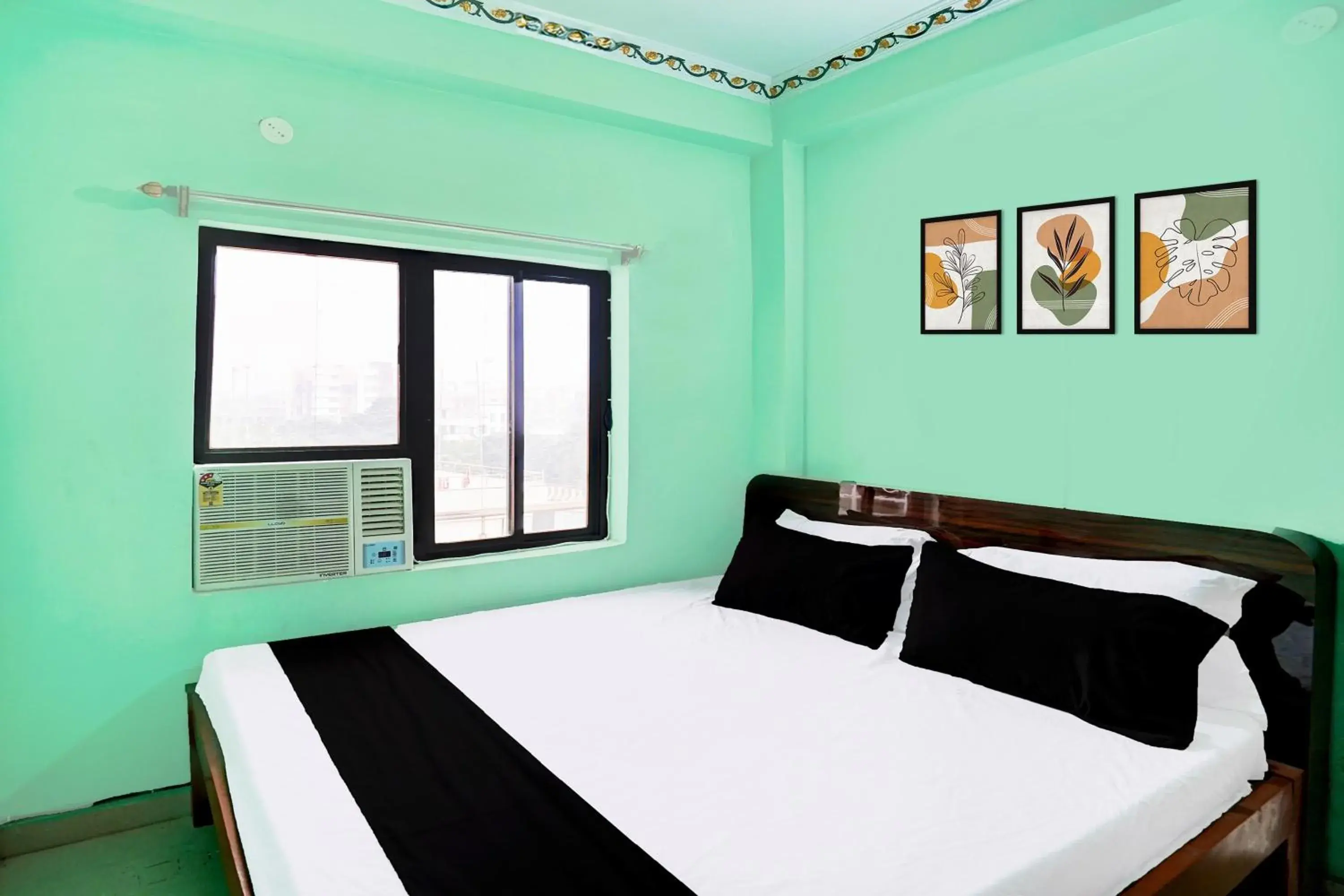 Bedroom, Bed in Super Hotel O Bhagwanpur Chowk Muzaffarpur Bedroom, Bed in Super Hotel O Bhagwanpur Chowk Muzaffarpur