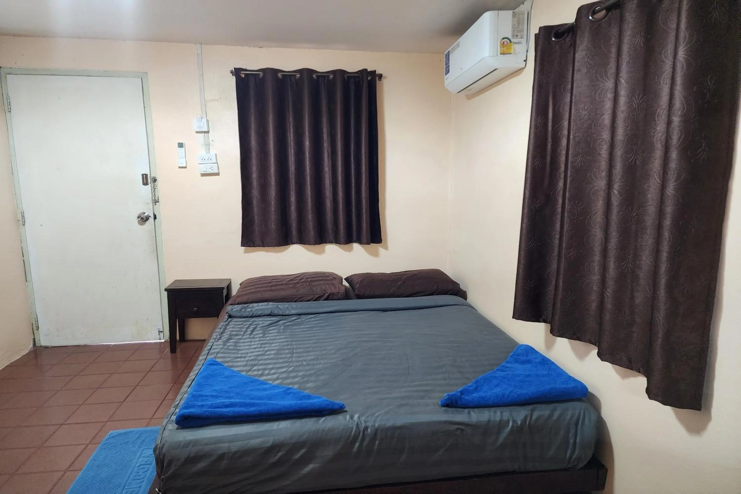 Bedroom, Bed in My Pumpkin Bungalow Krabi