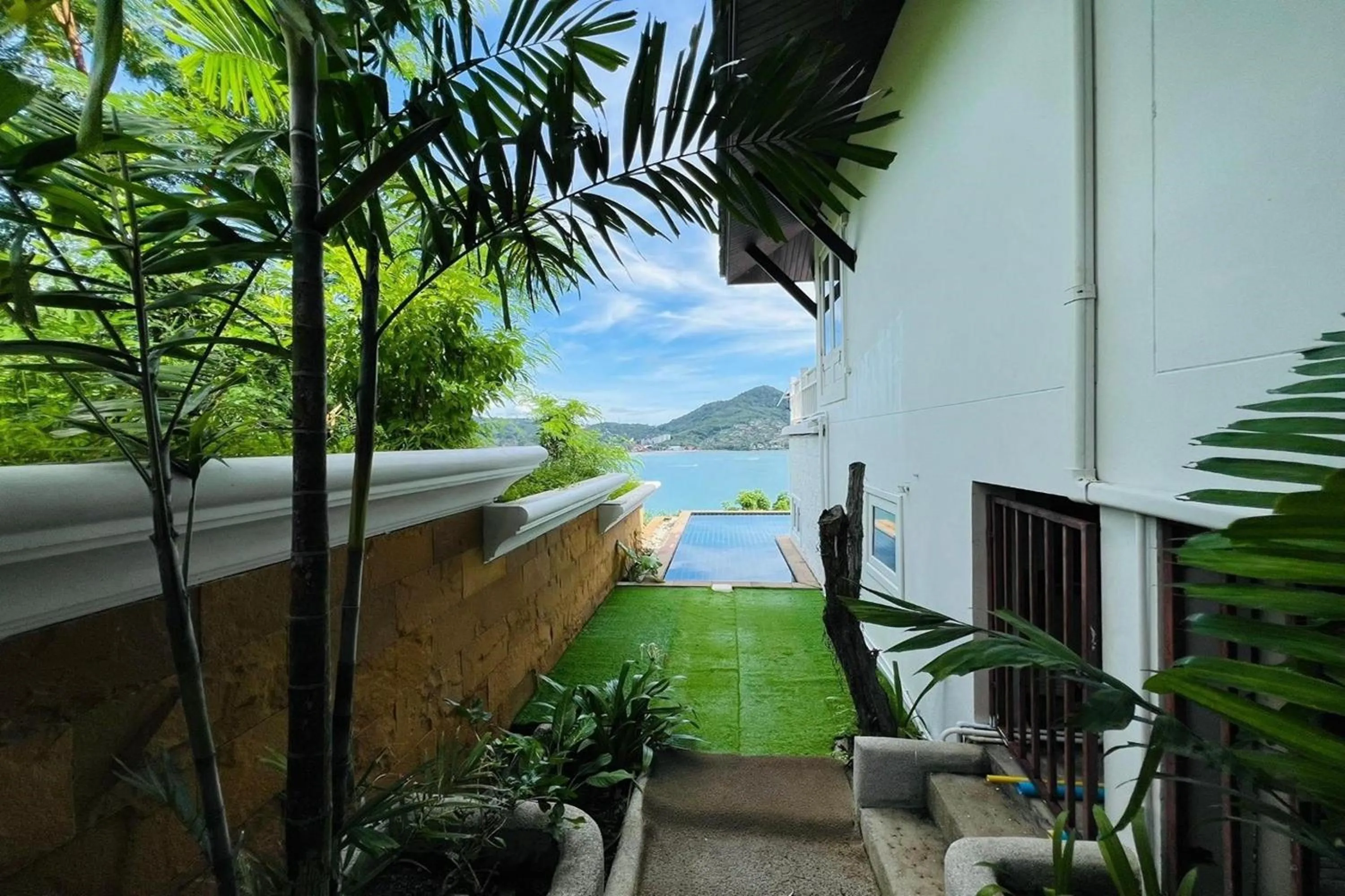 Balcony/Terrace in Panorama Ocean Villas, Kamala