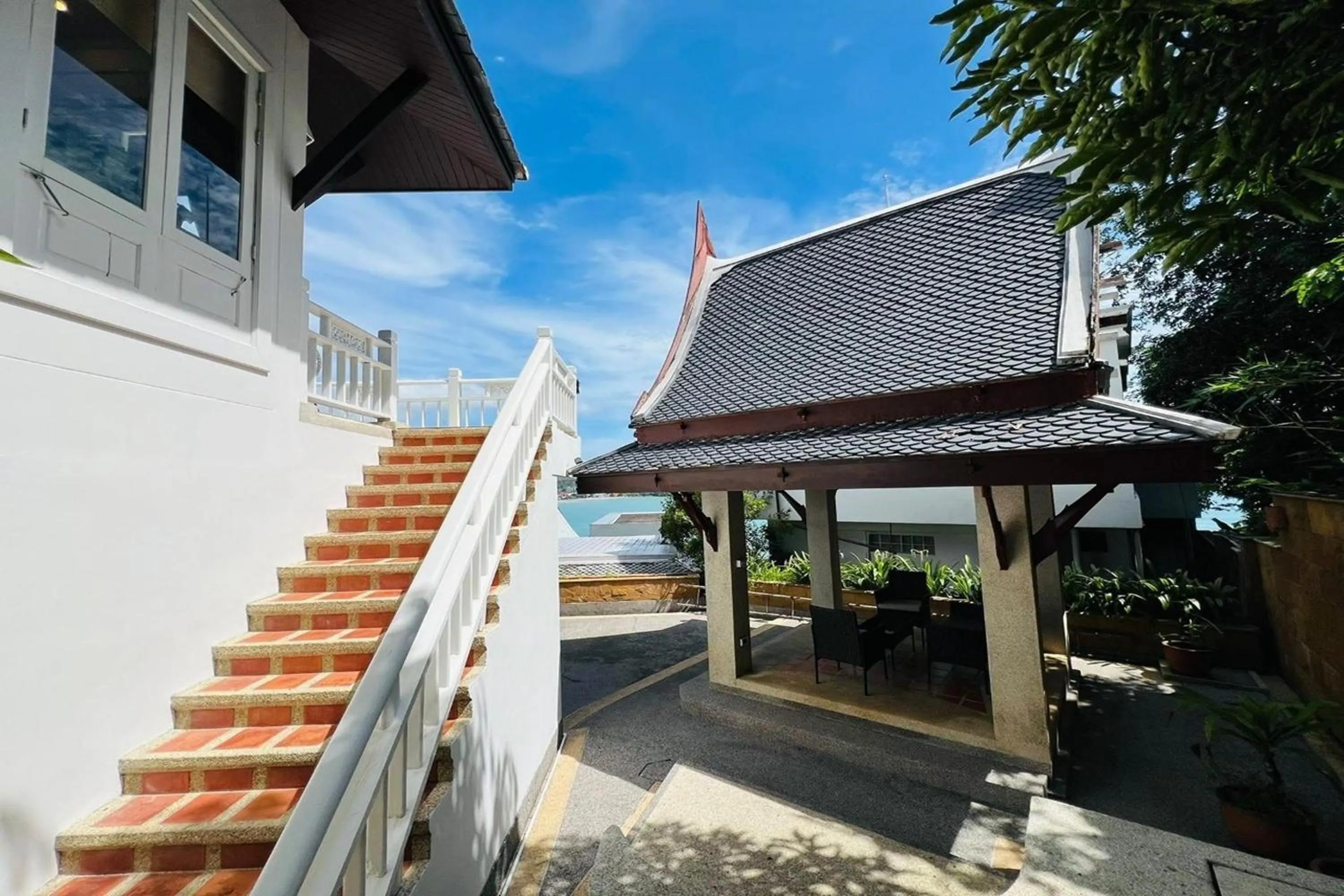 Property building in Panorama Ocean Villas, Kamala