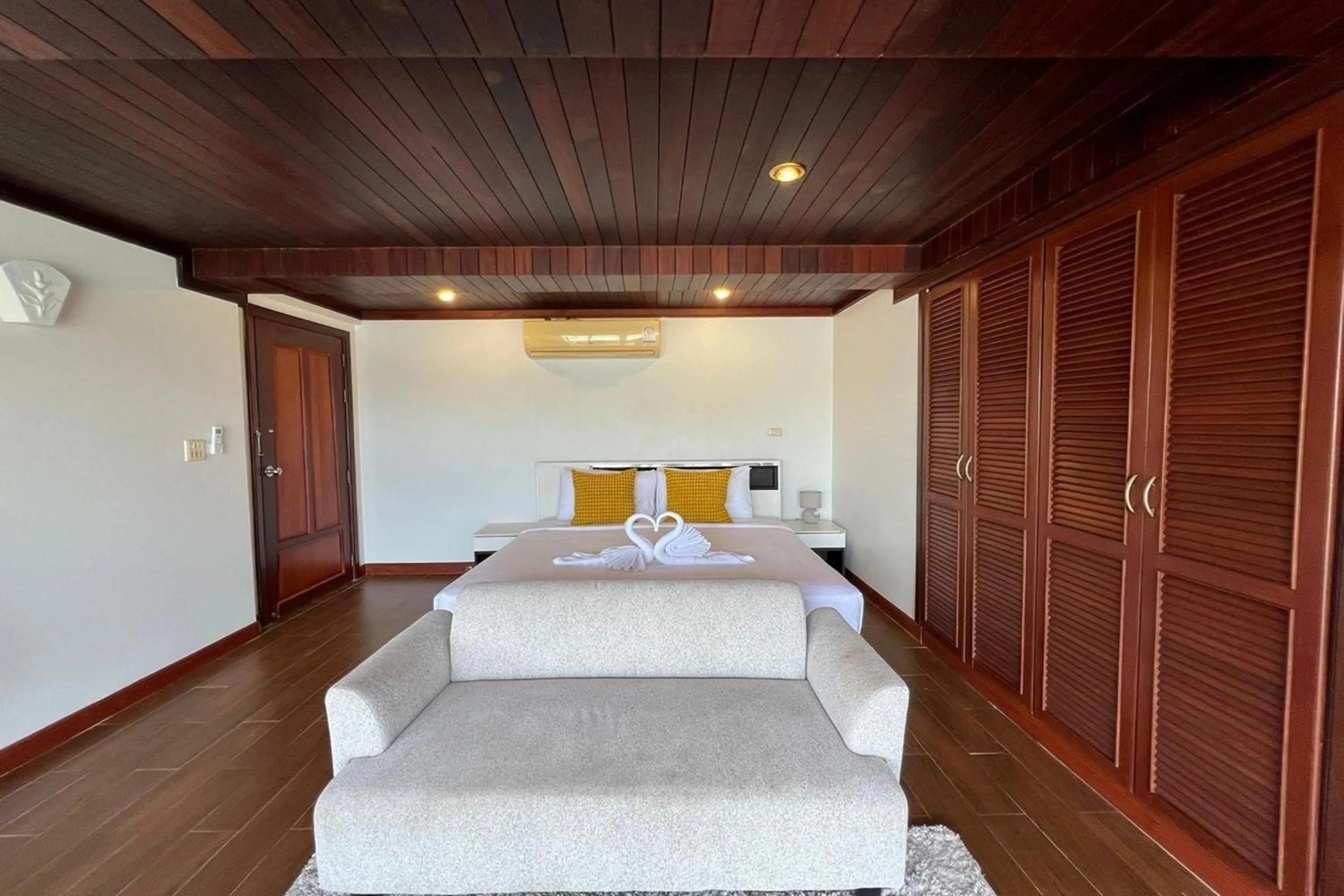 Bedroom in Panorama Ocean Villas, Kamala