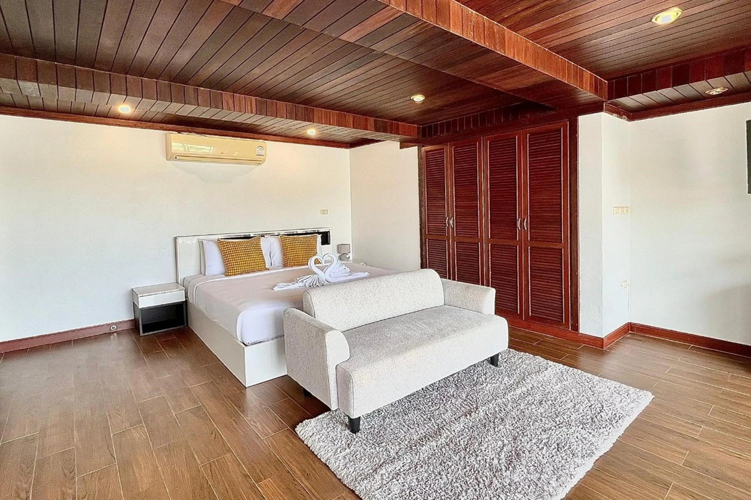 Bedroom in Panorama Ocean Villas, Kamala