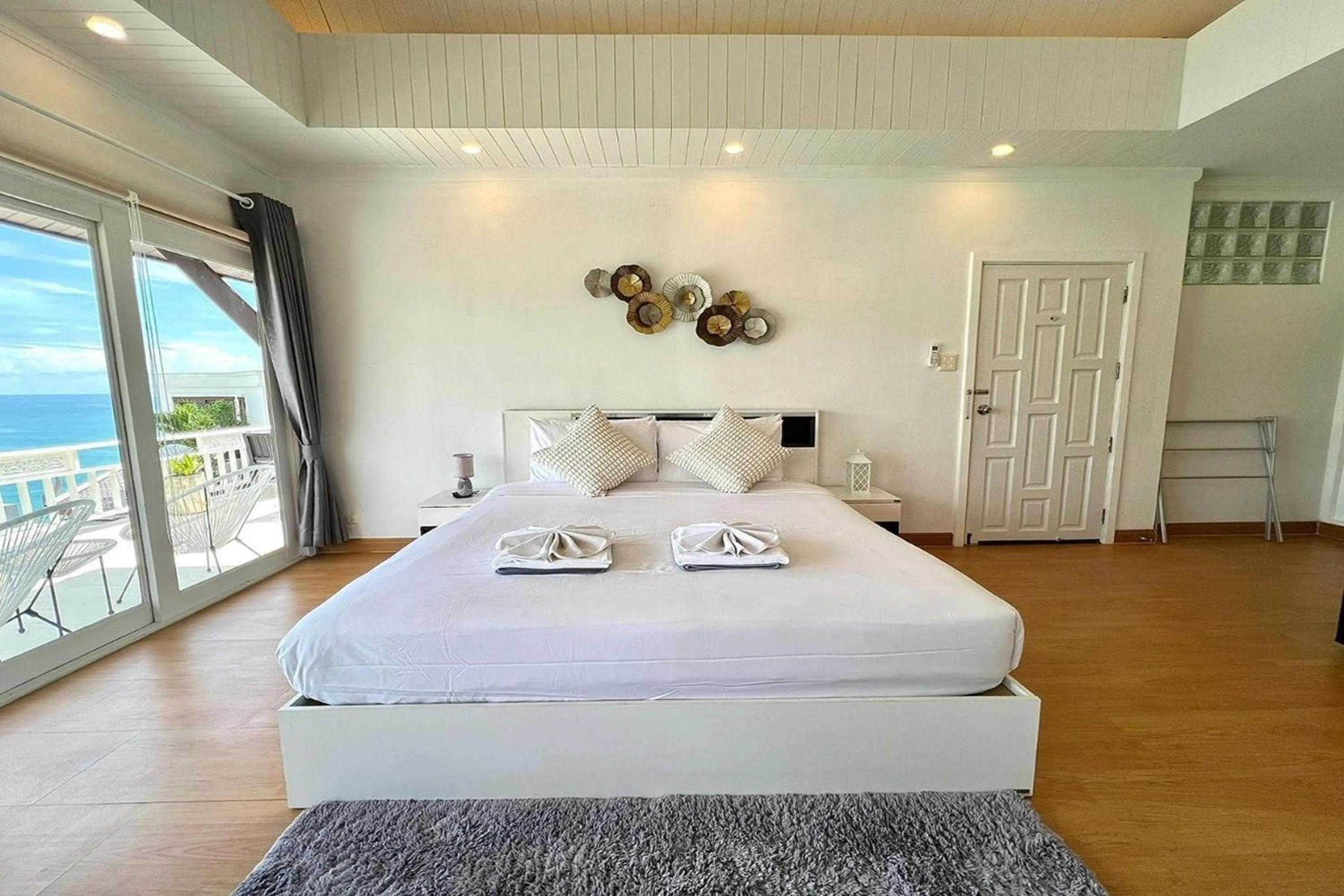 Bedroom in Panorama Ocean Villas, Kamala