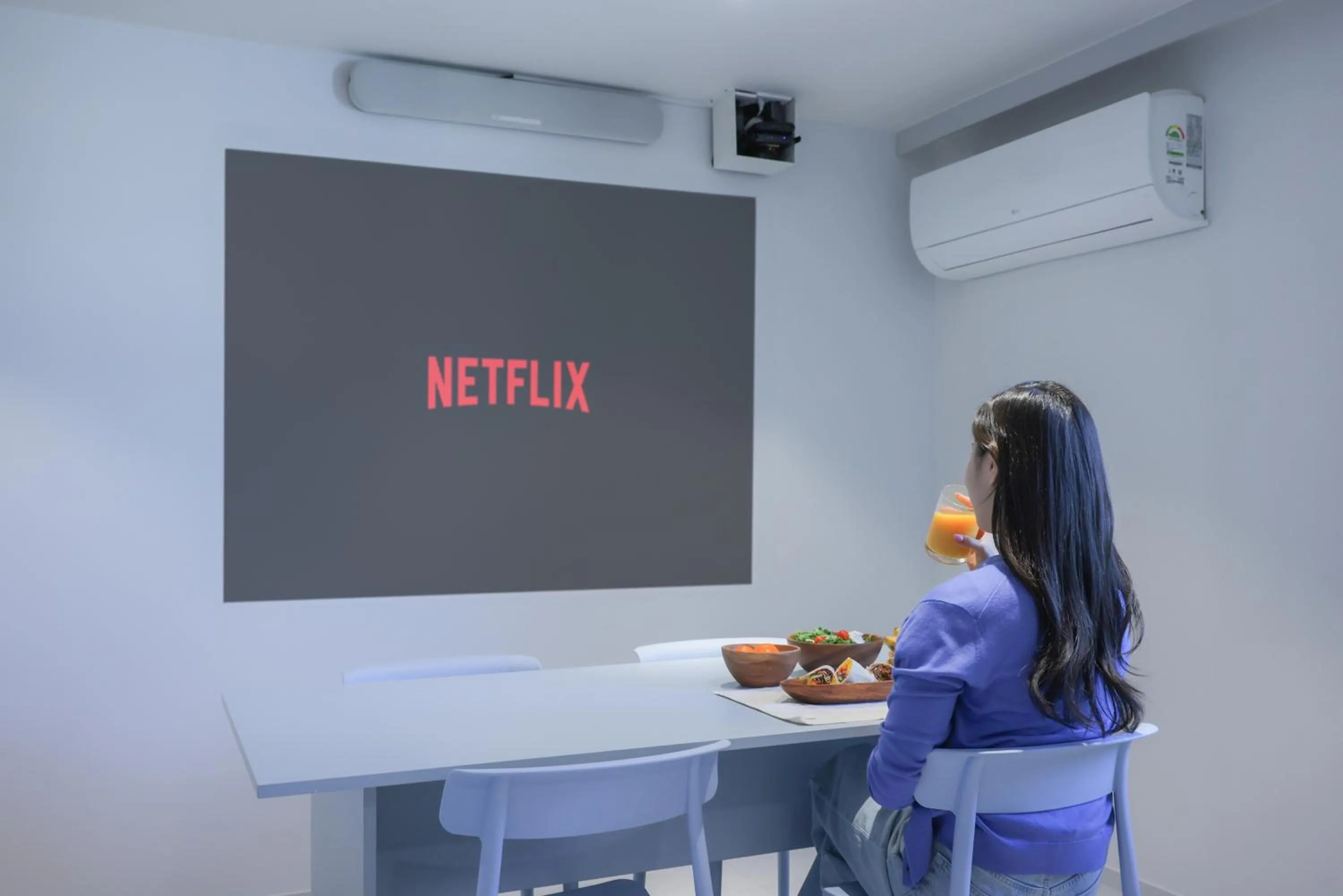 People in Anook Air Hotel Chuncheon