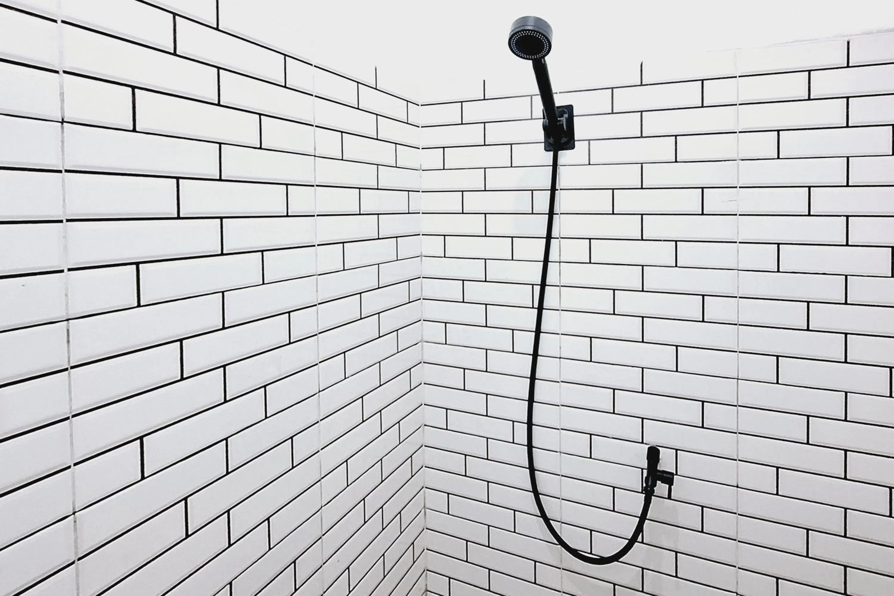 Bathroom in RedDoorz at Victoria Hotel near Stasiun Blitar