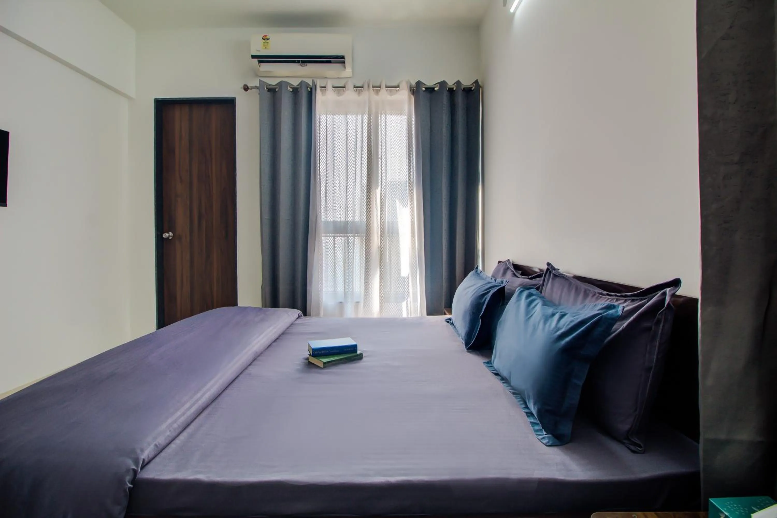 Bed in VibeStayZ Kedar Hinjewadi