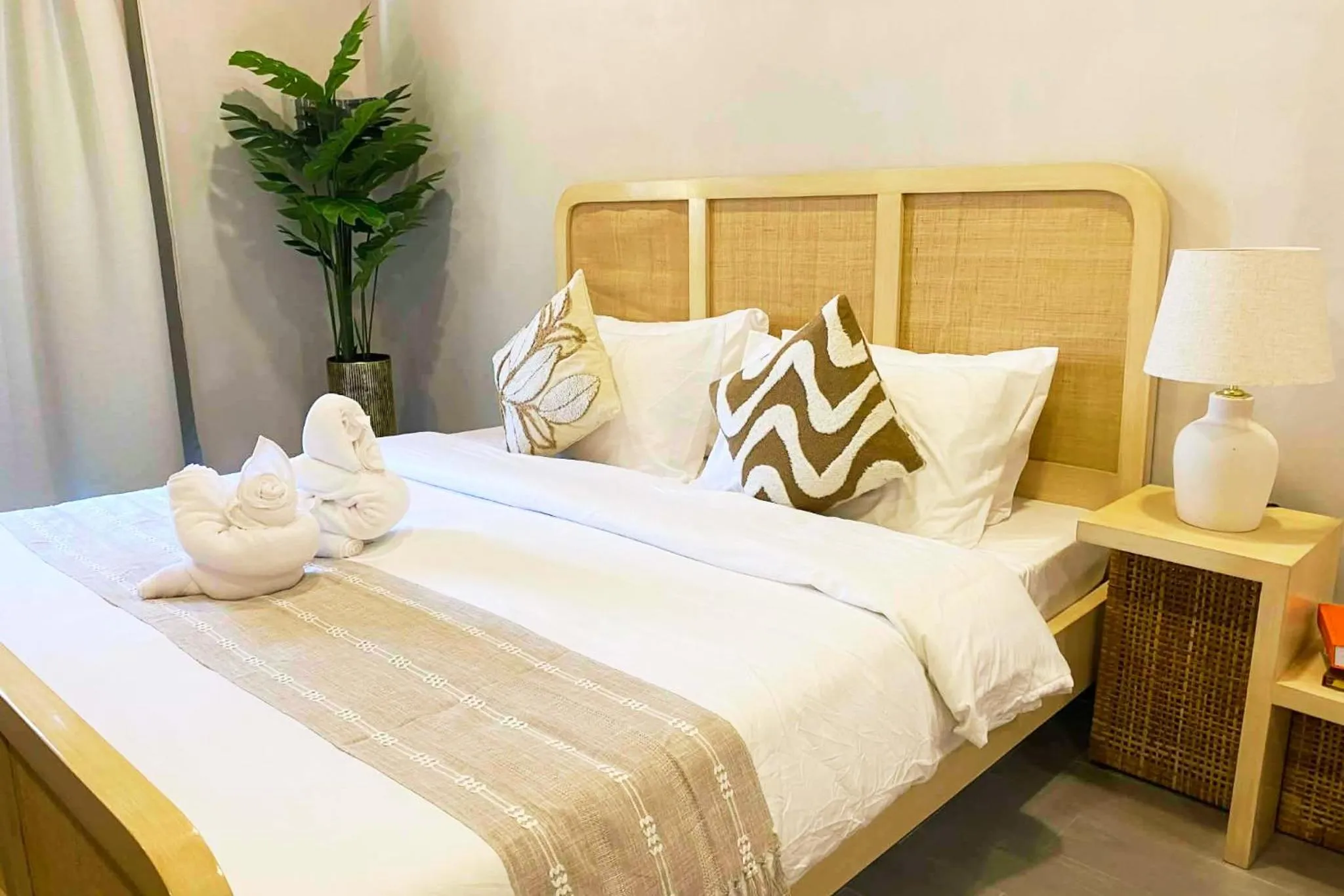 Bed in The Beach Calatagan Mediterraneo powered by Cocotel