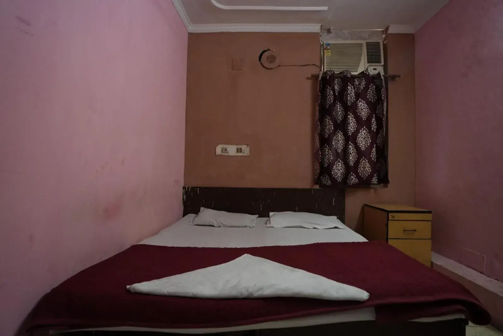 Single Room in Hotel Swagat Palace Single Room in Hotel Swagat Palace