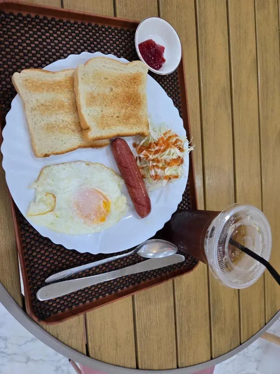 Breakfast in HOTEL the MIR Breakfast in HOTEL the MIR