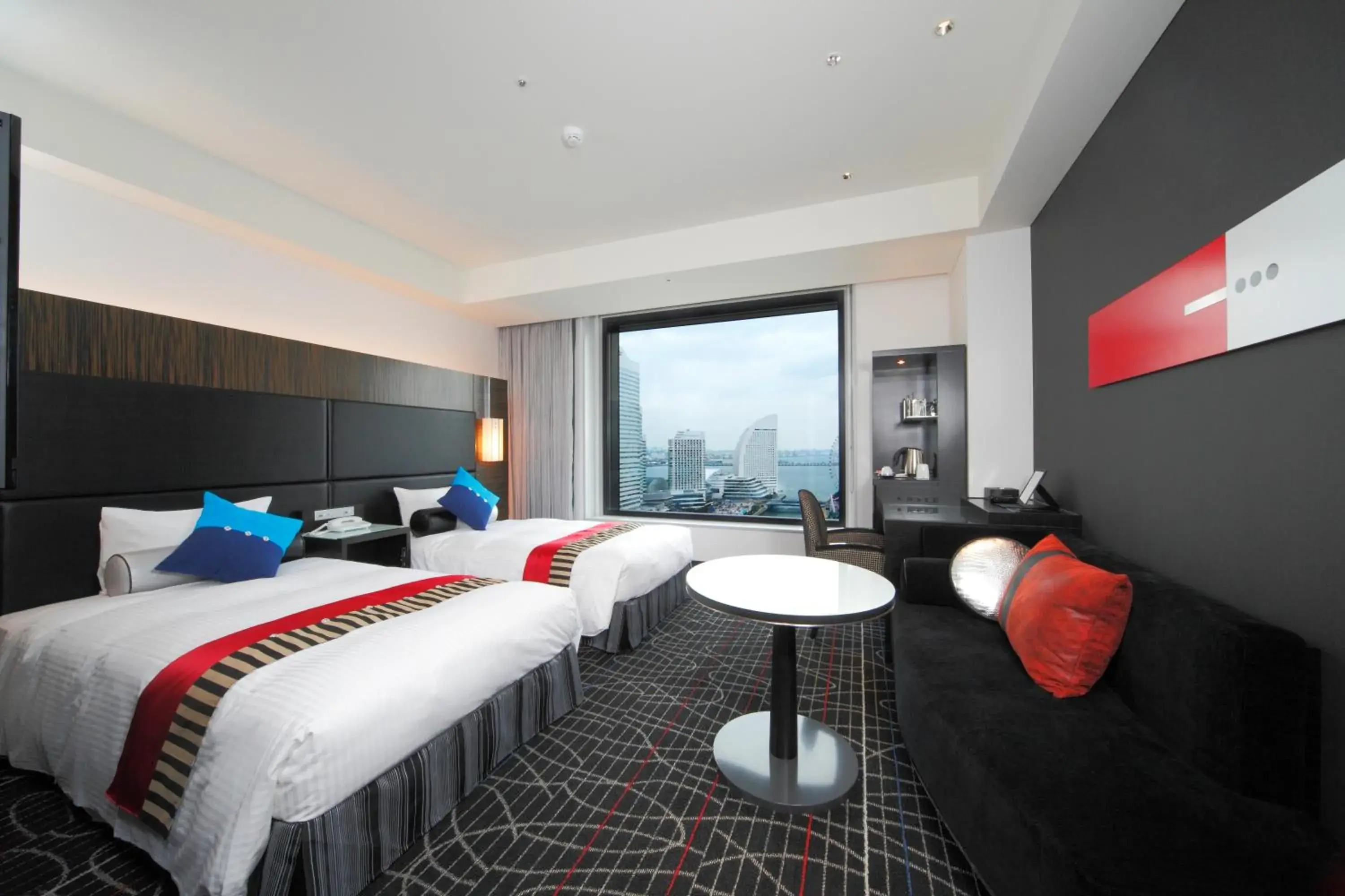 Photo of the whole room, Bed in New Otani Inn Yokohama Premium Photo of the whole room, Bed in New Otani Inn Yokohama Premium