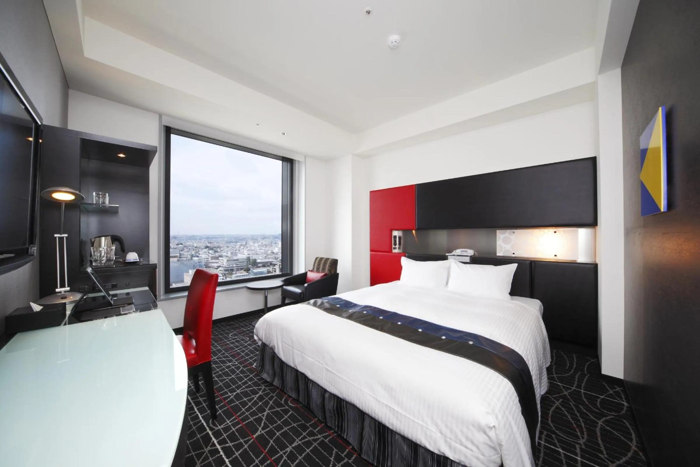 Photo of the whole room, Bed in New Otani Inn Yokohama Premium