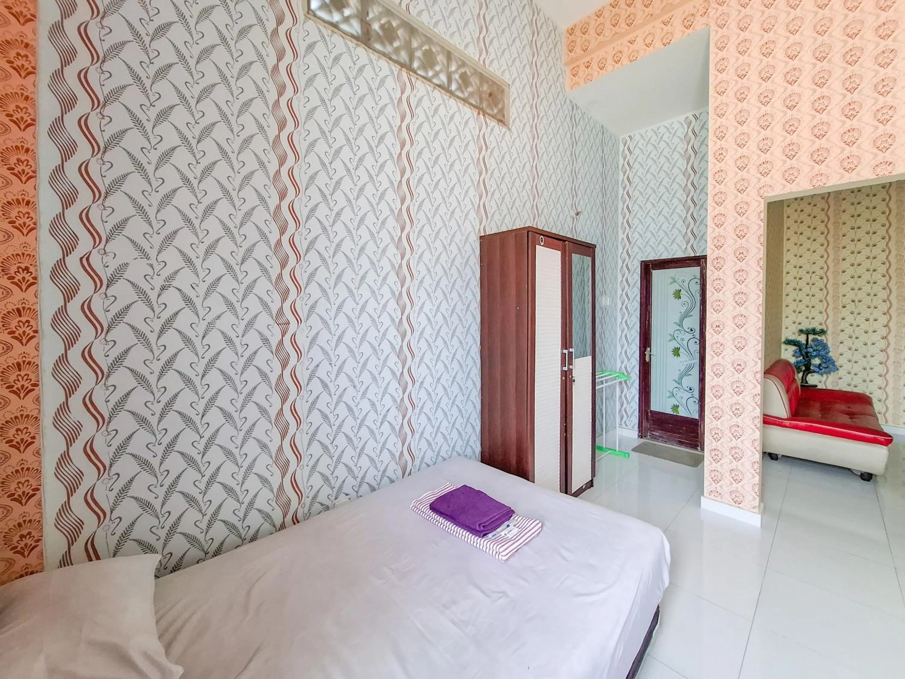 Bedroom, Bed in Sekapuk Indah Guest House Syariah Gresik RedPartner