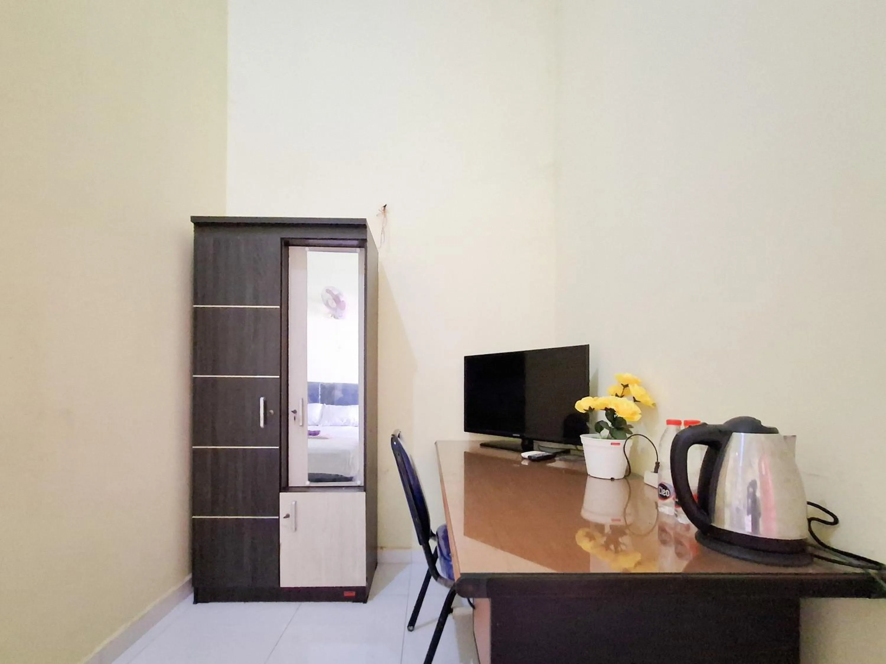 TV and multimedia in Sekapuk Indah Guest House Syariah Gresik RedPartner
