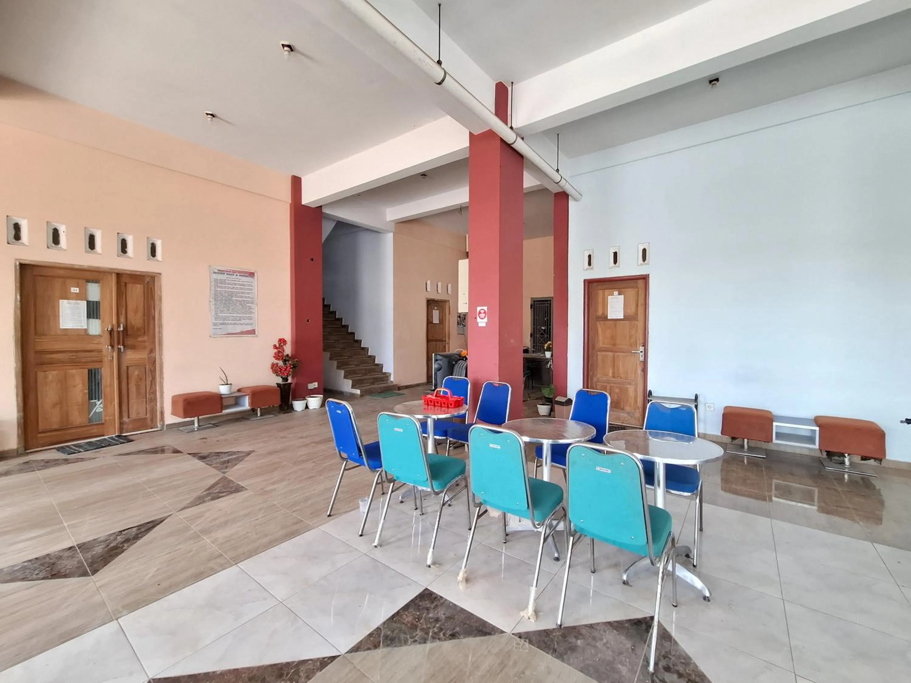 Seating area in Sekapuk Indah Guest House Syariah Gresik RedPartner