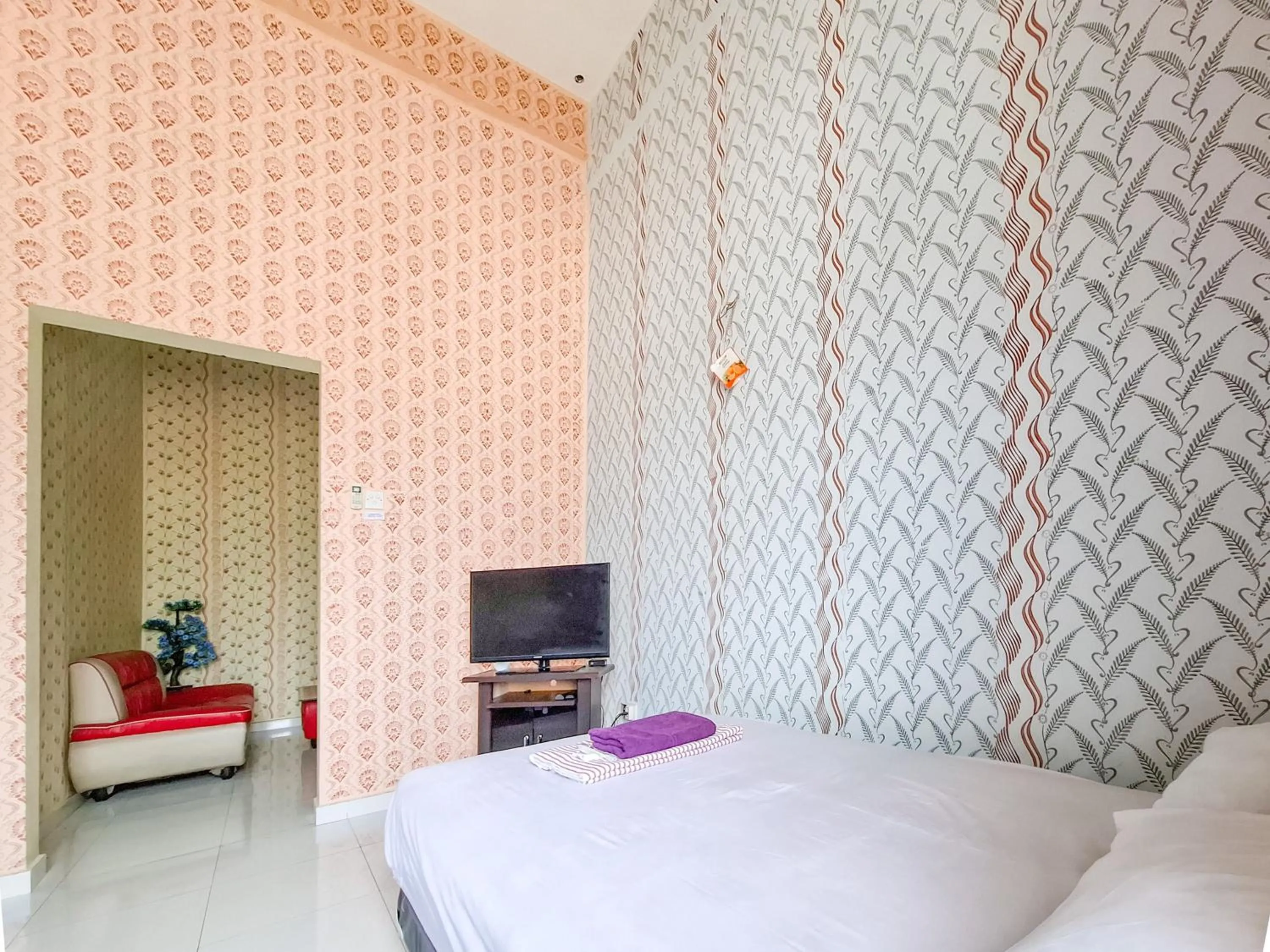 Bedroom, Bed in Sekapuk Indah Guest House Syariah Gresik RedPartner