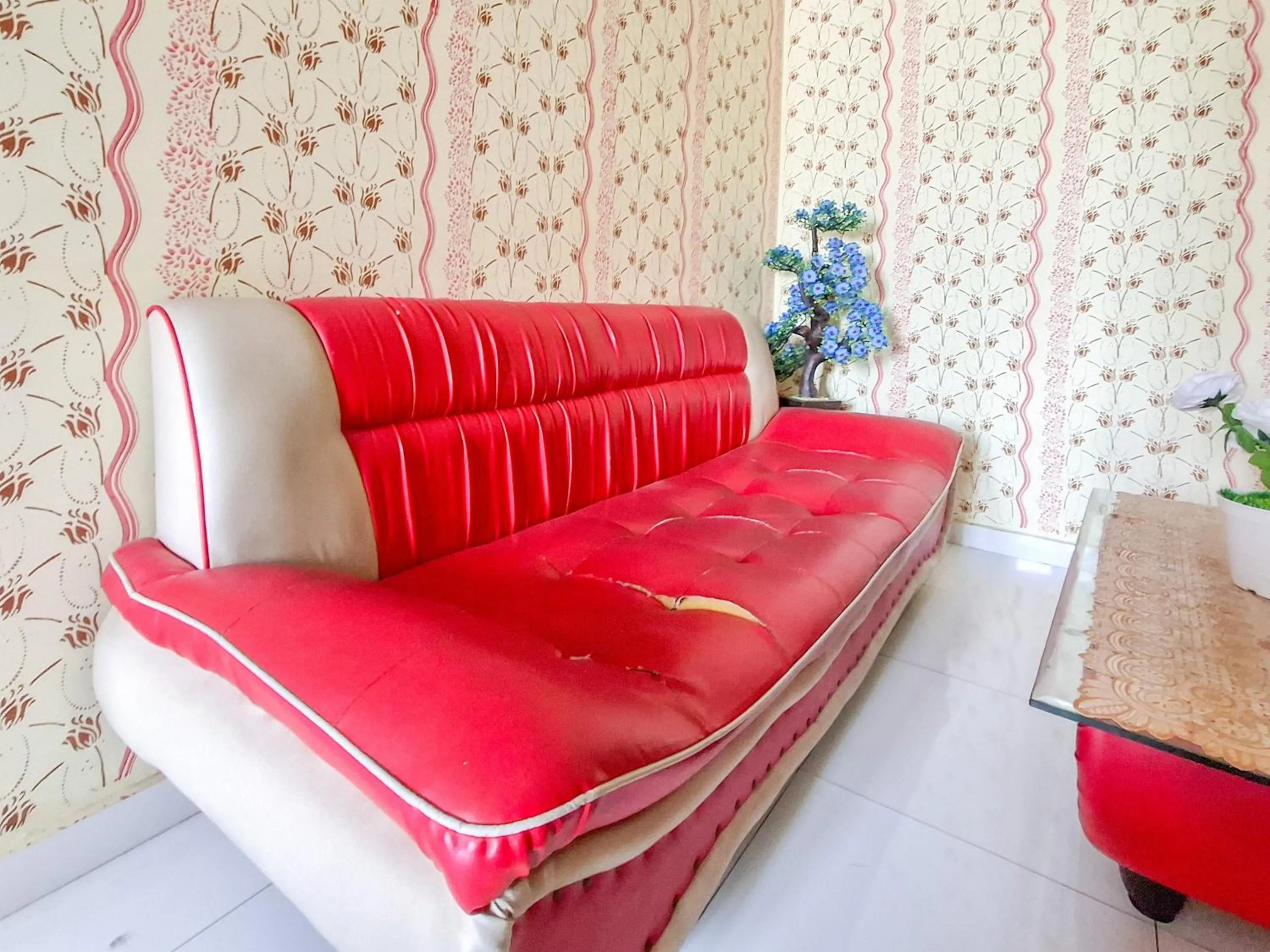 Seating area in Sekapuk Indah Guest House Syariah Gresik RedPartner