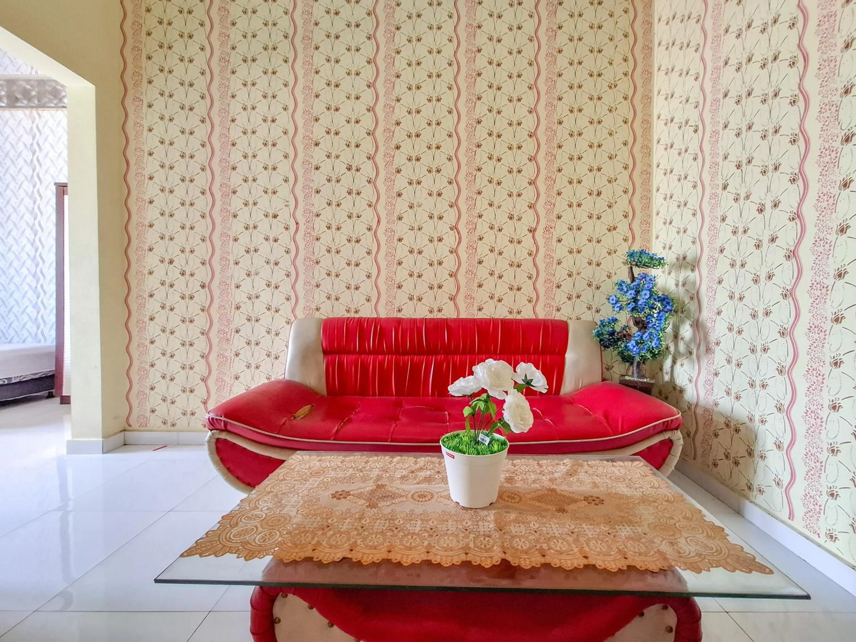 Seating area in Sekapuk Indah Guest House Syariah Gresik RedPartner